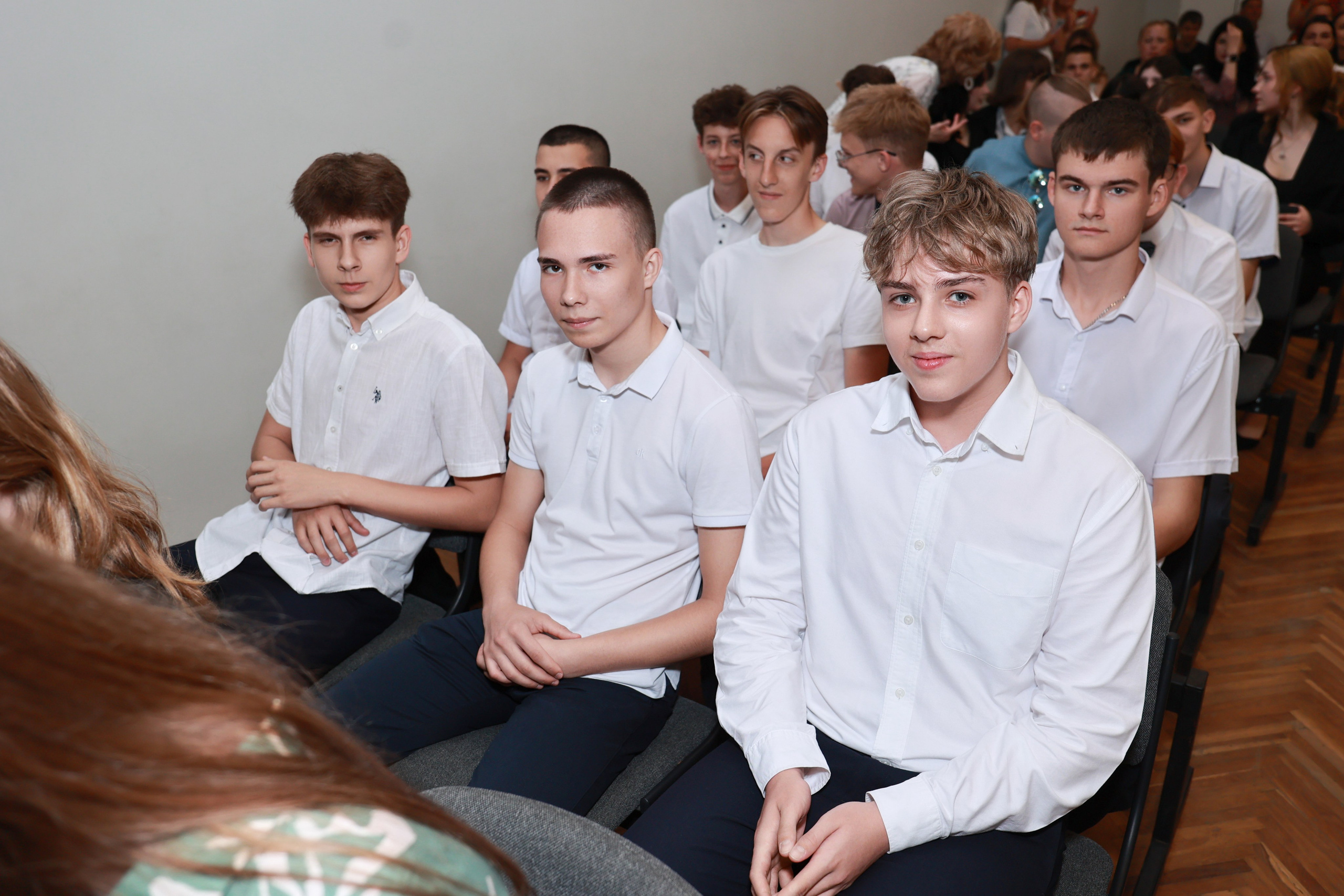 Вручение аттестатов СОШ 42 (2025г). Детский семейный фотограф Краснодар