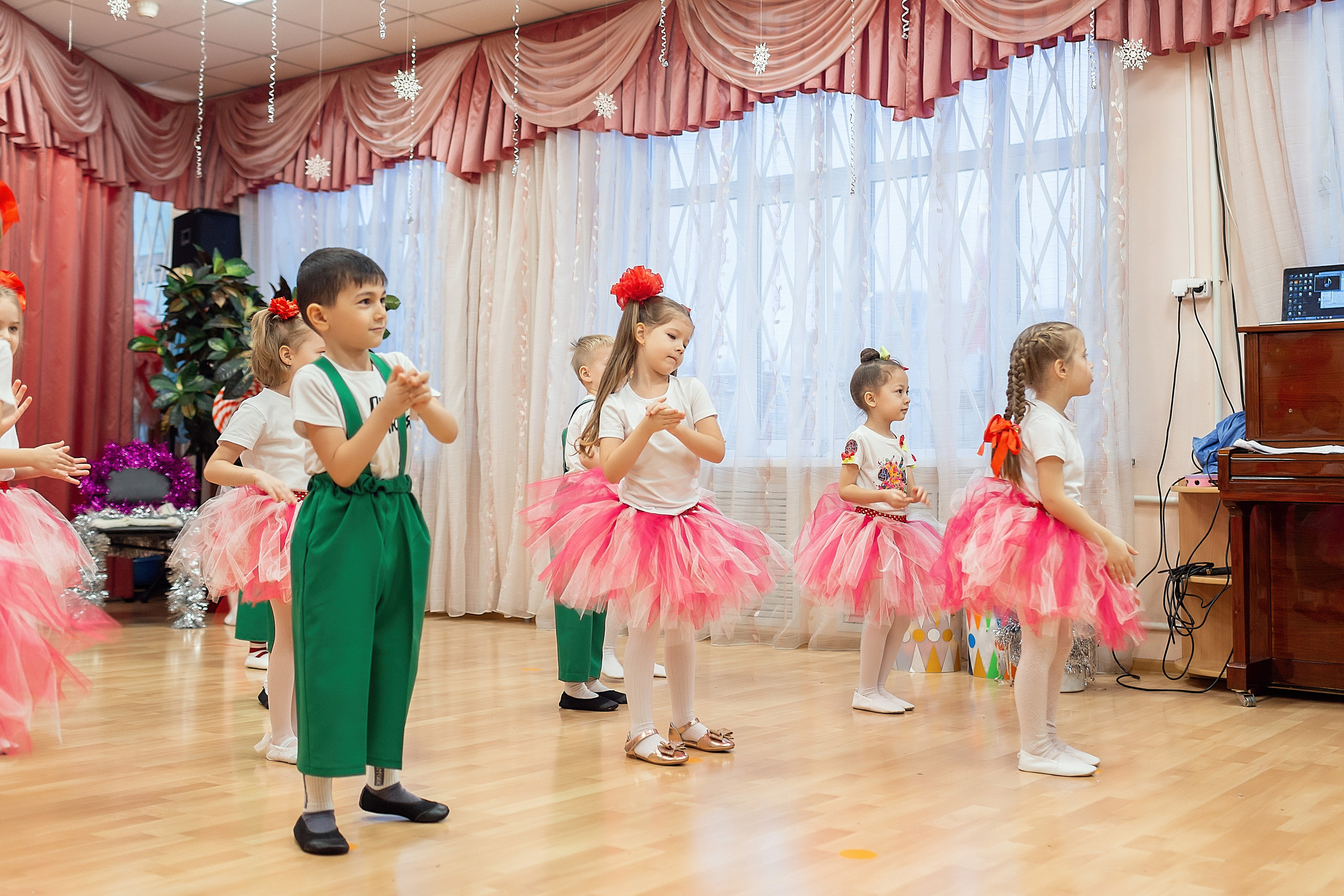 Утренник_"Карамельная фабрика» 2024. Семейный фотограф в Санкт-Петербурге