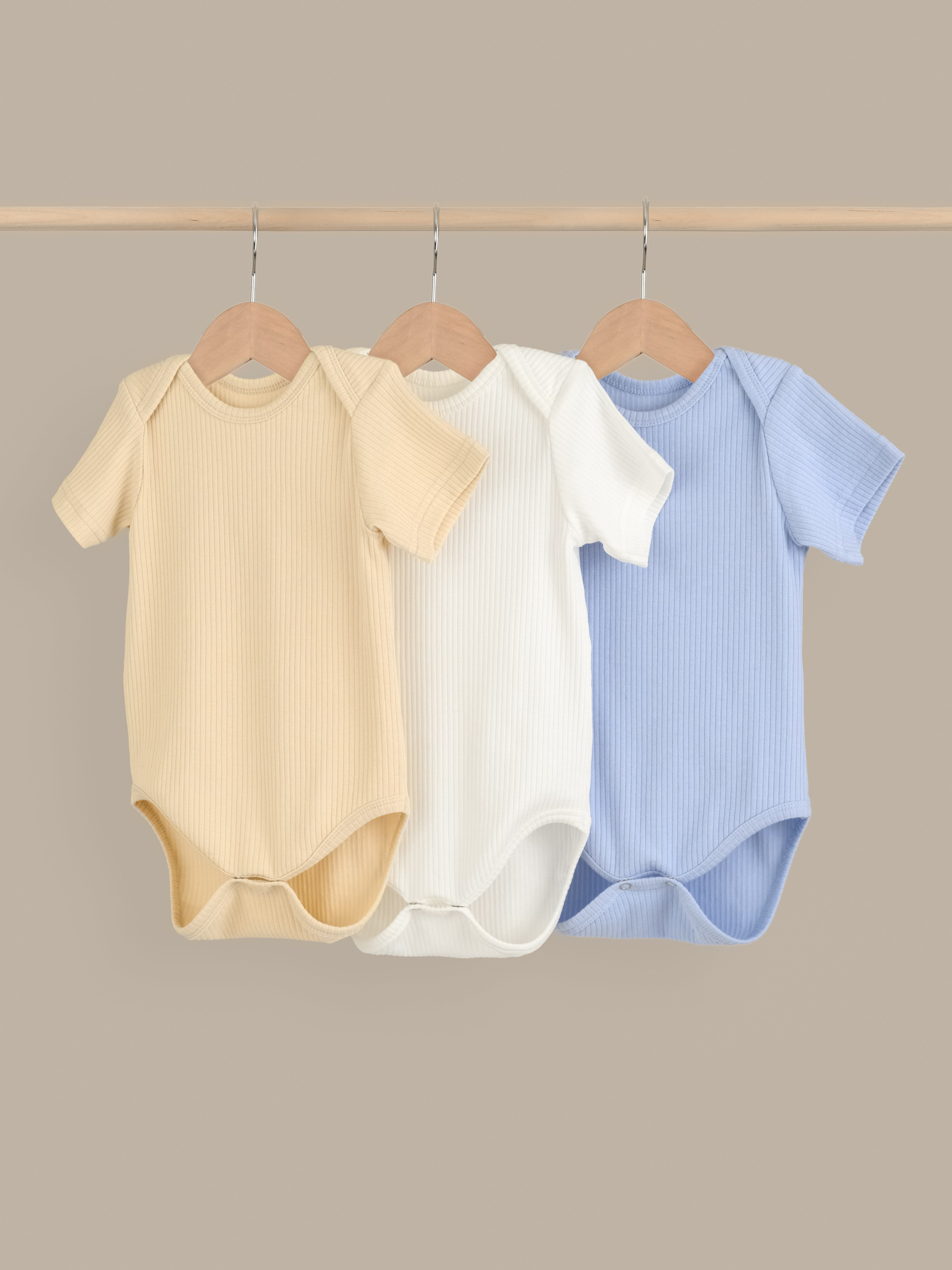 Одежда для детей. Предметный фотограф, инфографика и видео в Санкт-Петербурге