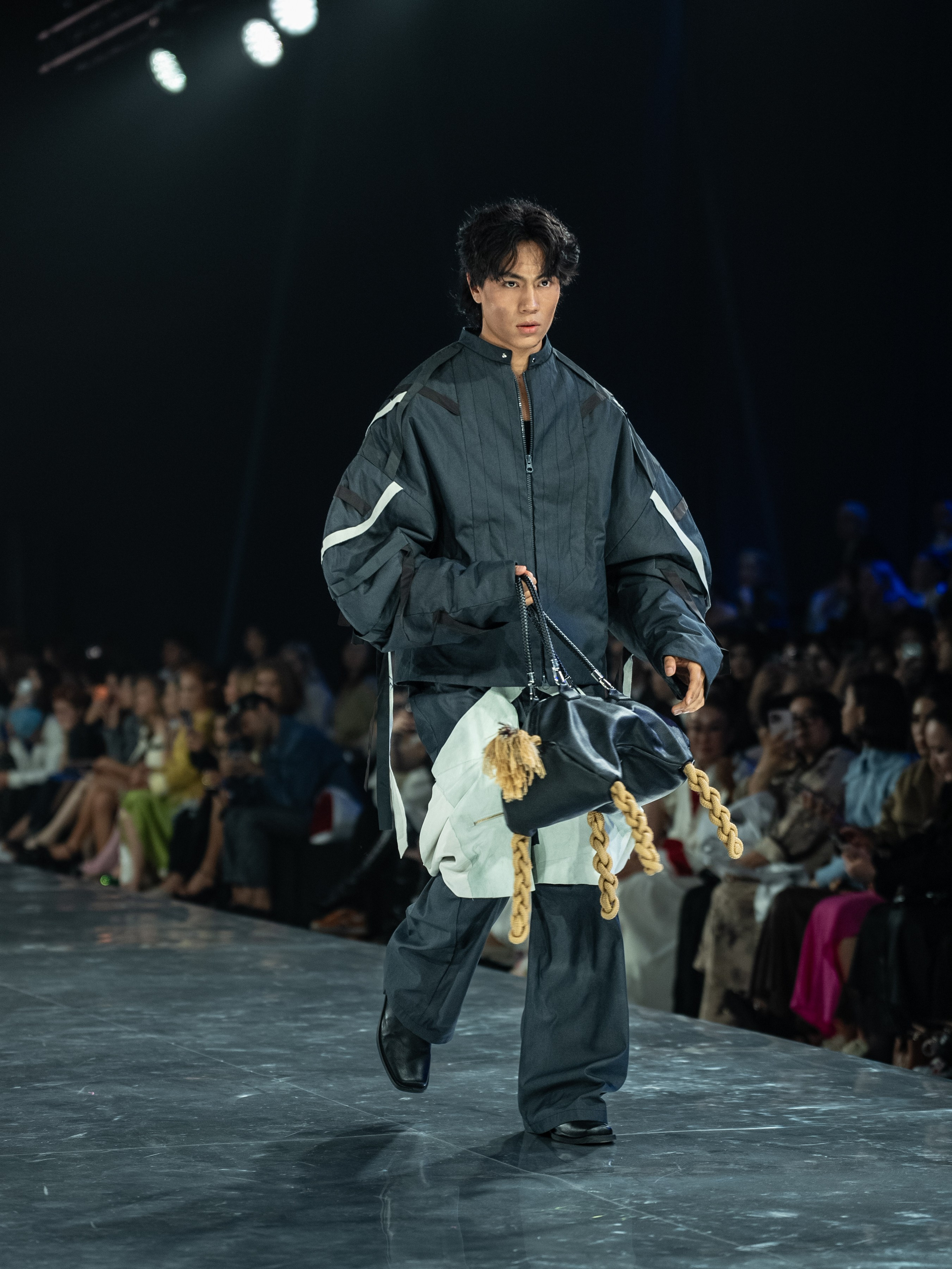 Visa Fashion Week Almaty Pre-Fall 2026 GAZHAIYIP. Сайт Алматинского НЮ АРТ, будуар и фэшн фотографа Дениса Карпенко