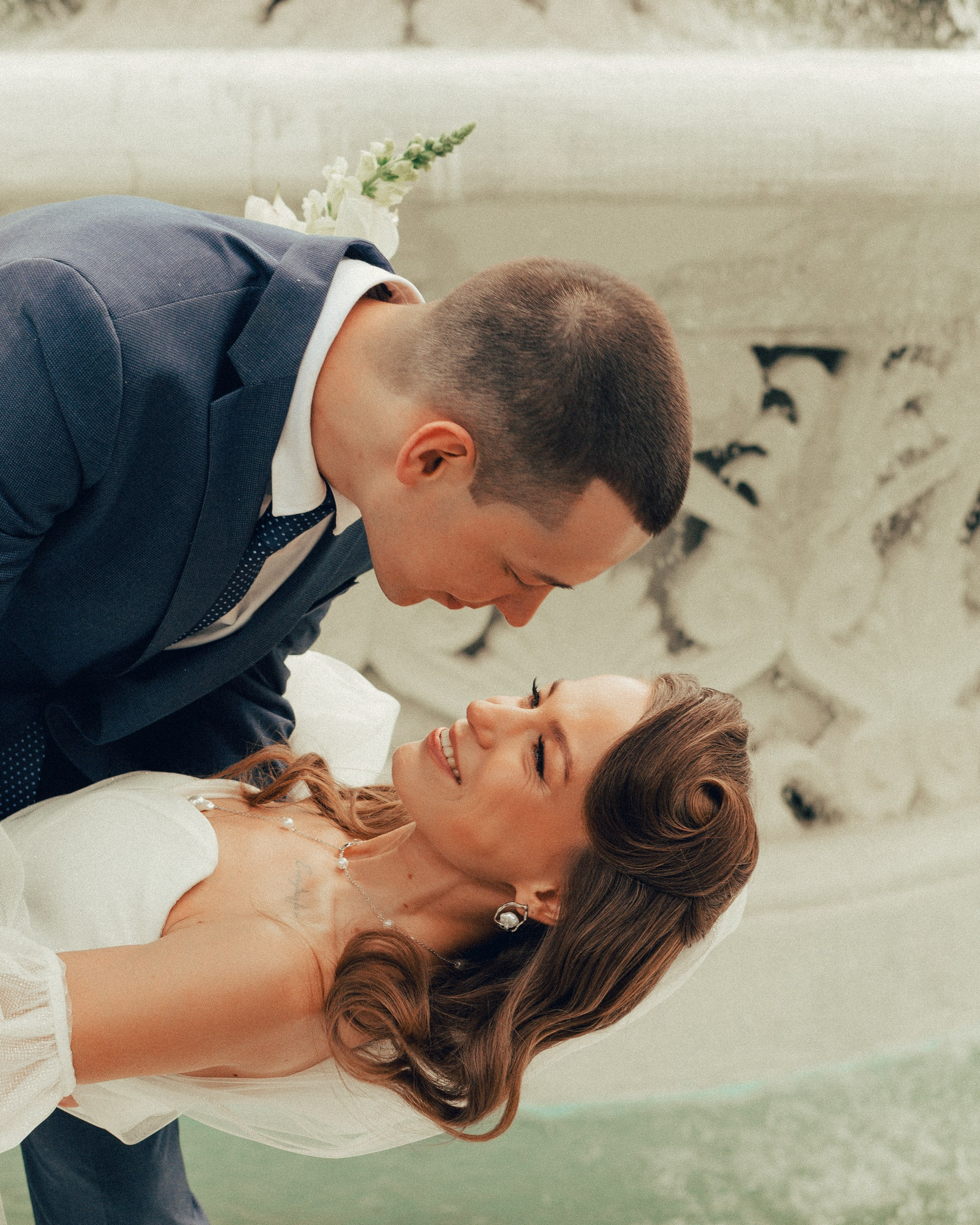 Это по любви