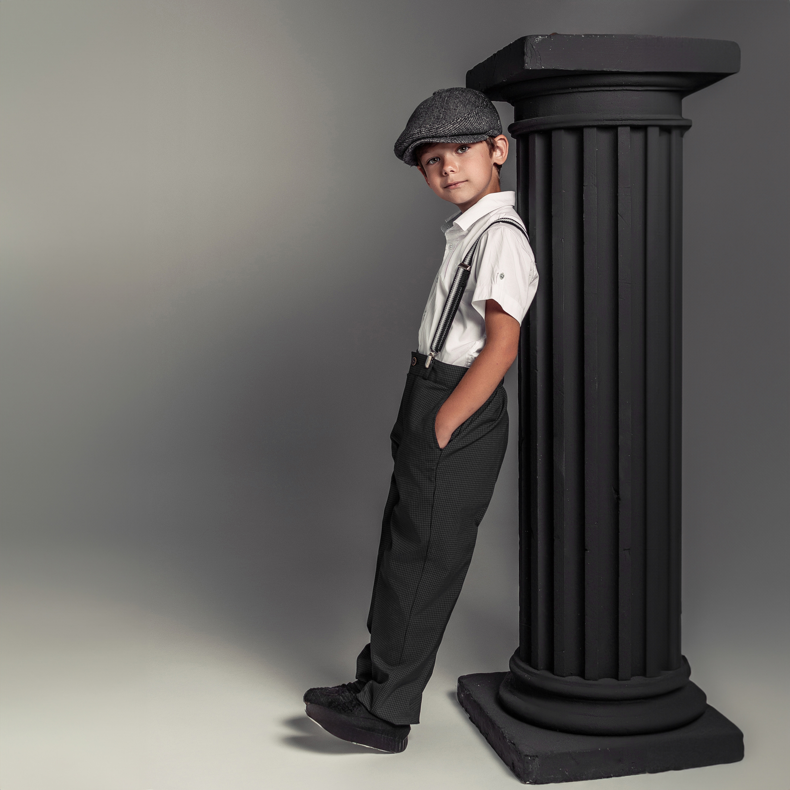 Фотосессия мальчика в студии. Детский студийный фотограф Сочи