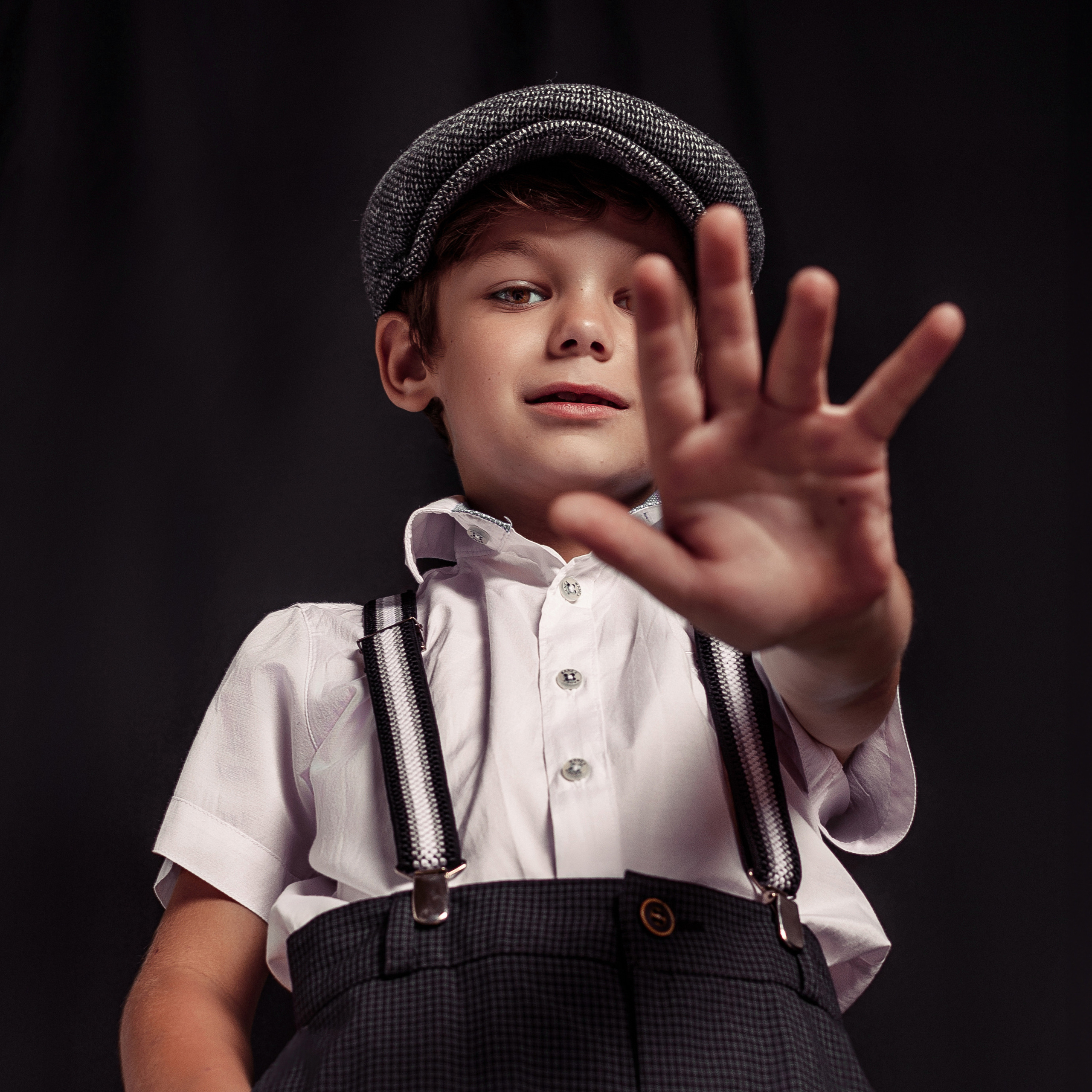 Фотосессия мальчика в студии. Детский студийный фотограф Сочи