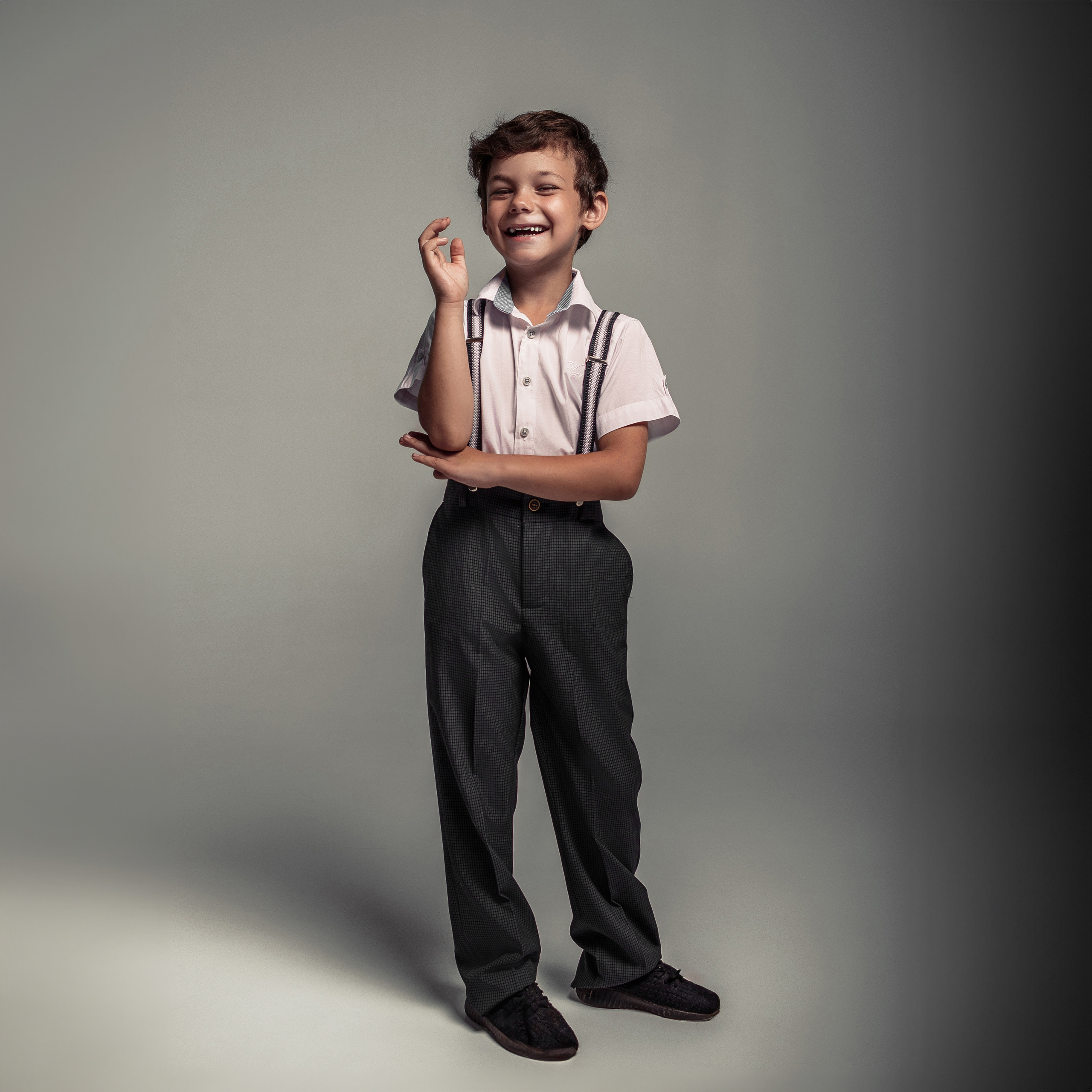 Фотосессия мальчика в студии. Детский студийный фотограф Сочи