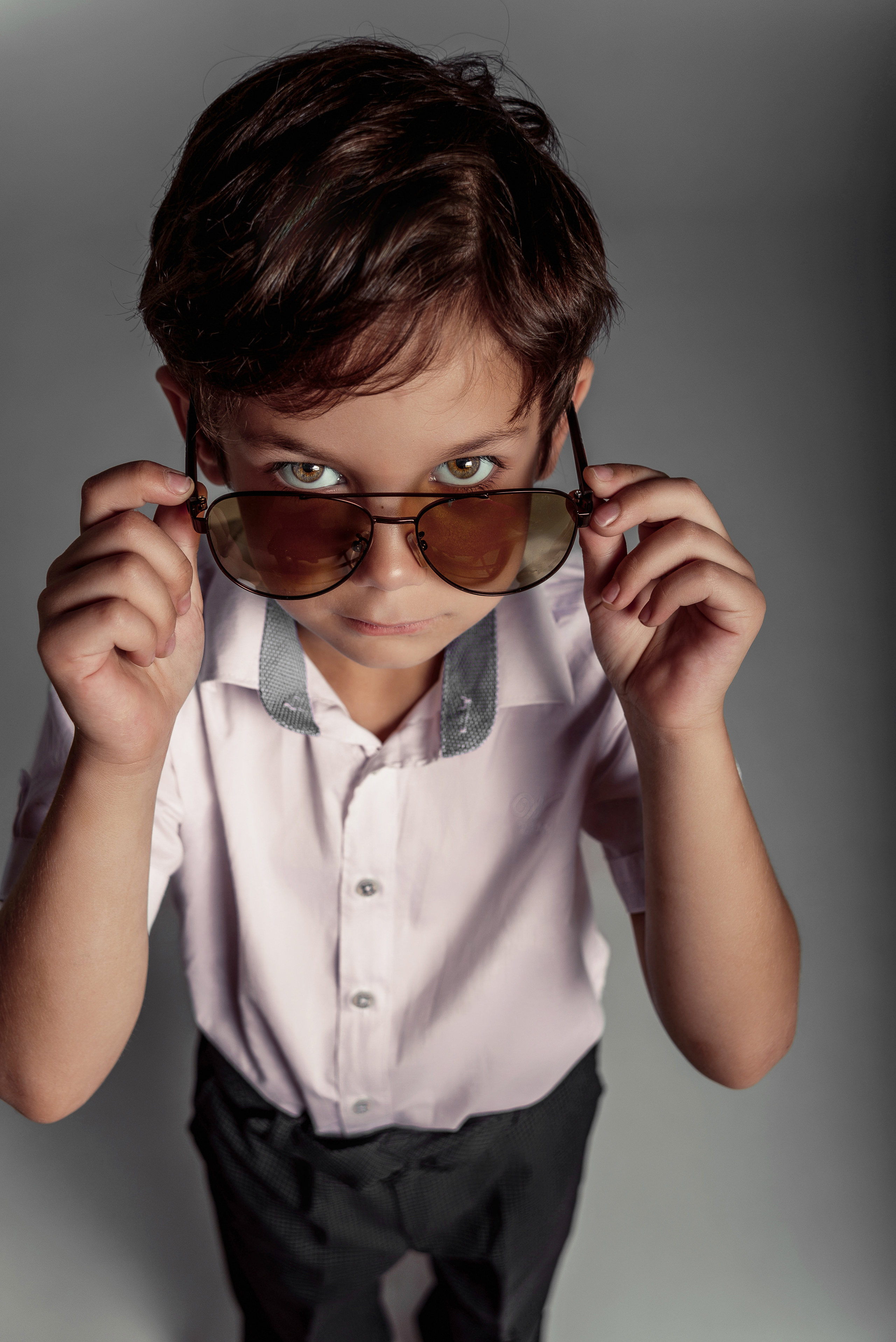 Фотосессия мальчика в студии. Детский студийный фотограф Сочи