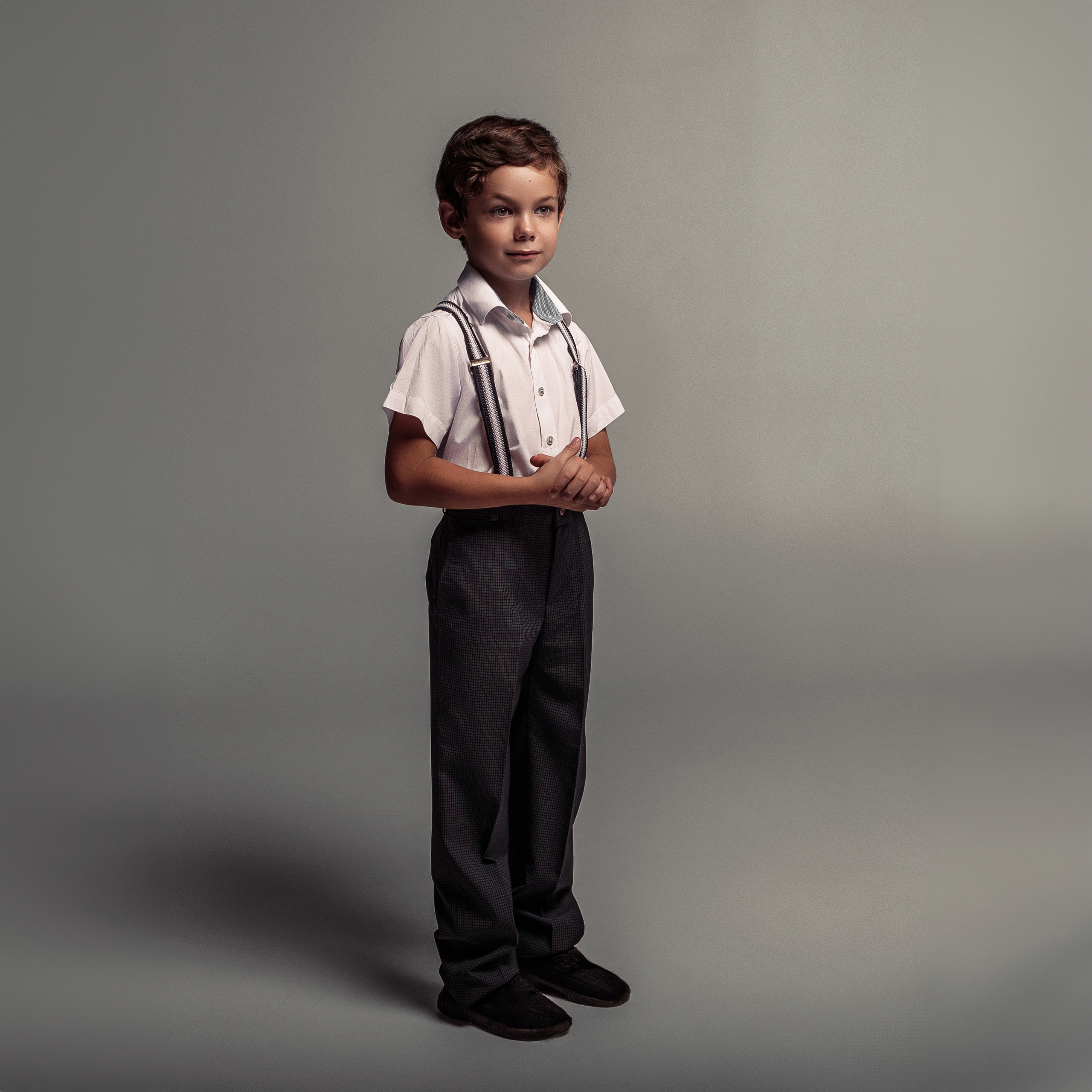 Фотосессия мальчика в студии. Детский студийный фотограф Сочи