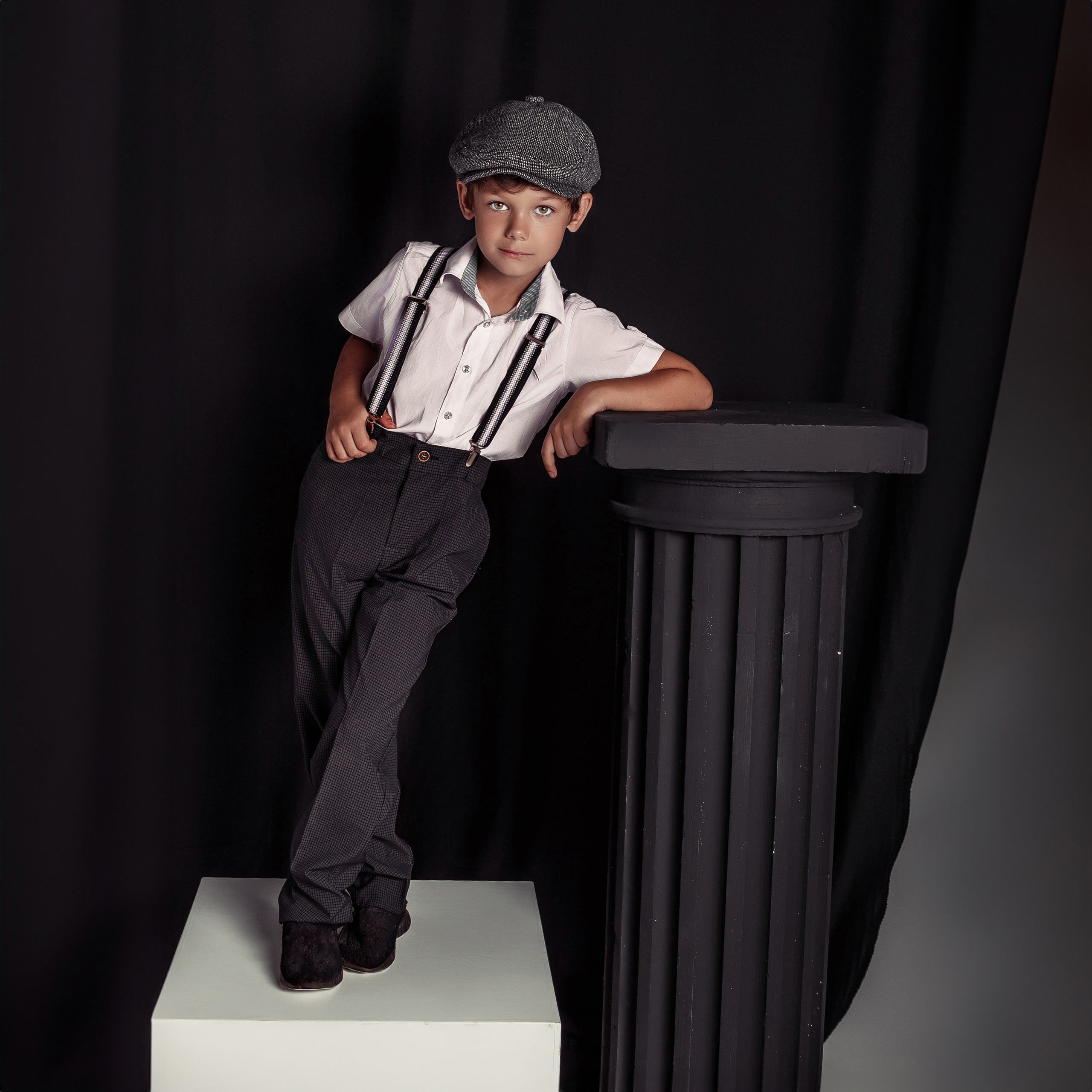 Фотосессия мальчика в студии. Детский студийный фотограф Сочи
