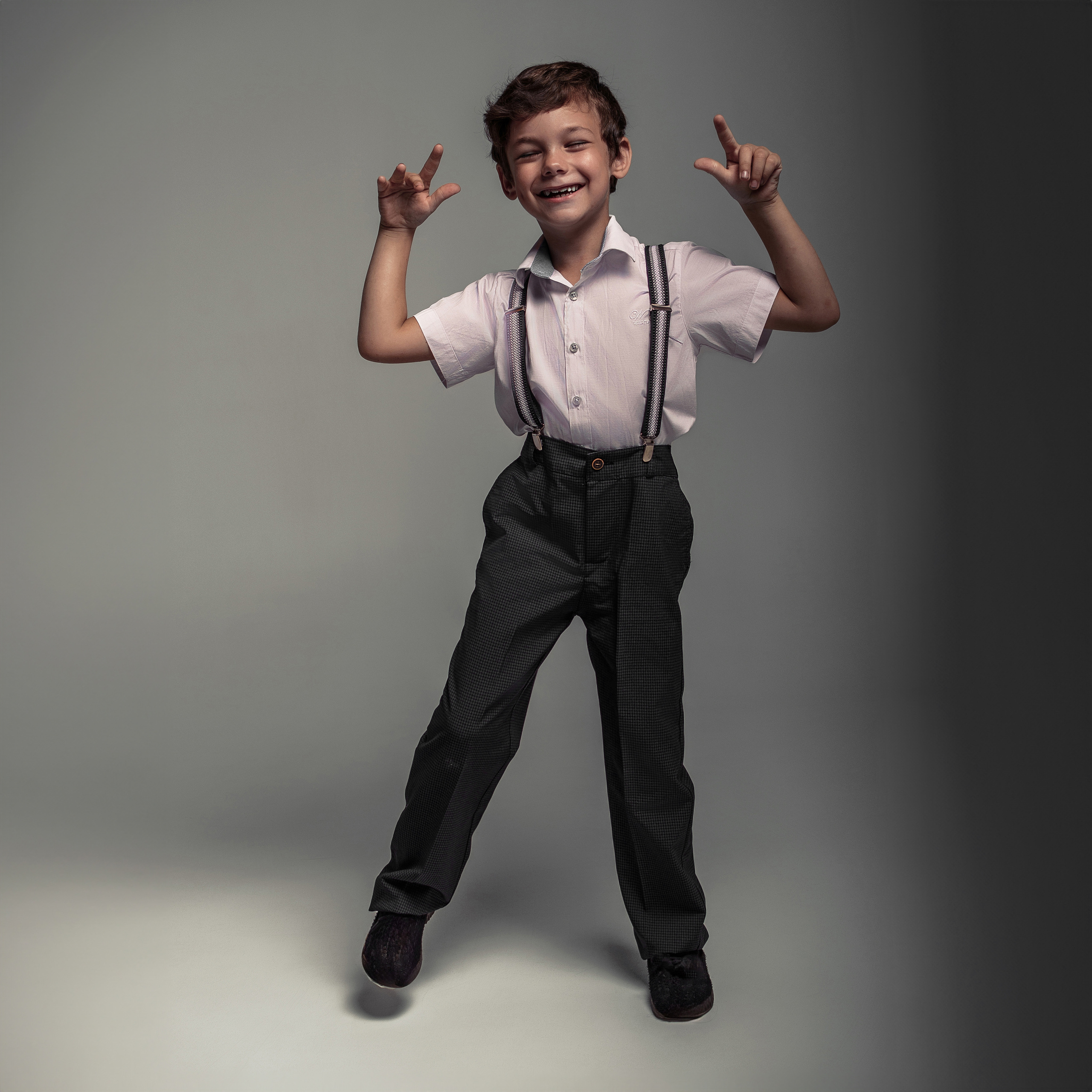Фотосессия мальчика в студии. Детский студийный фотограф Сочи