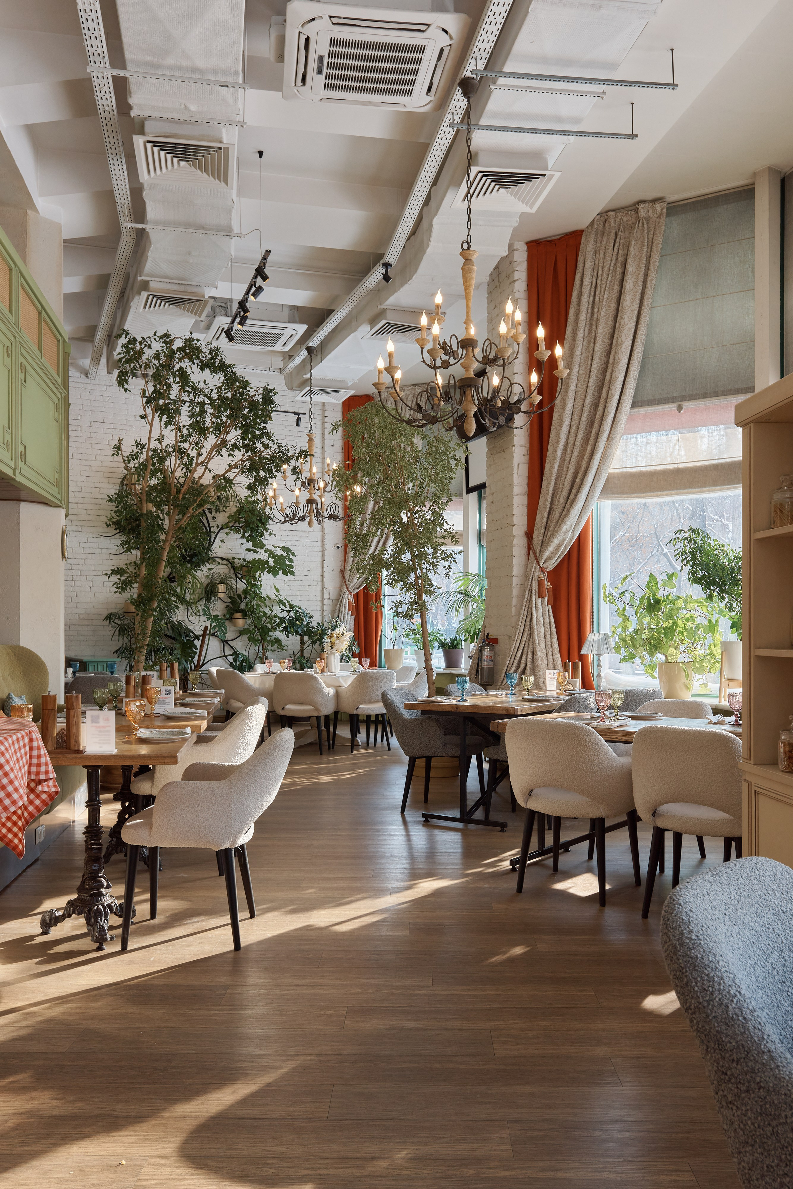 Si! (Екатеринбург). Абросимов Лев интерьерный и архитектурный фотограф