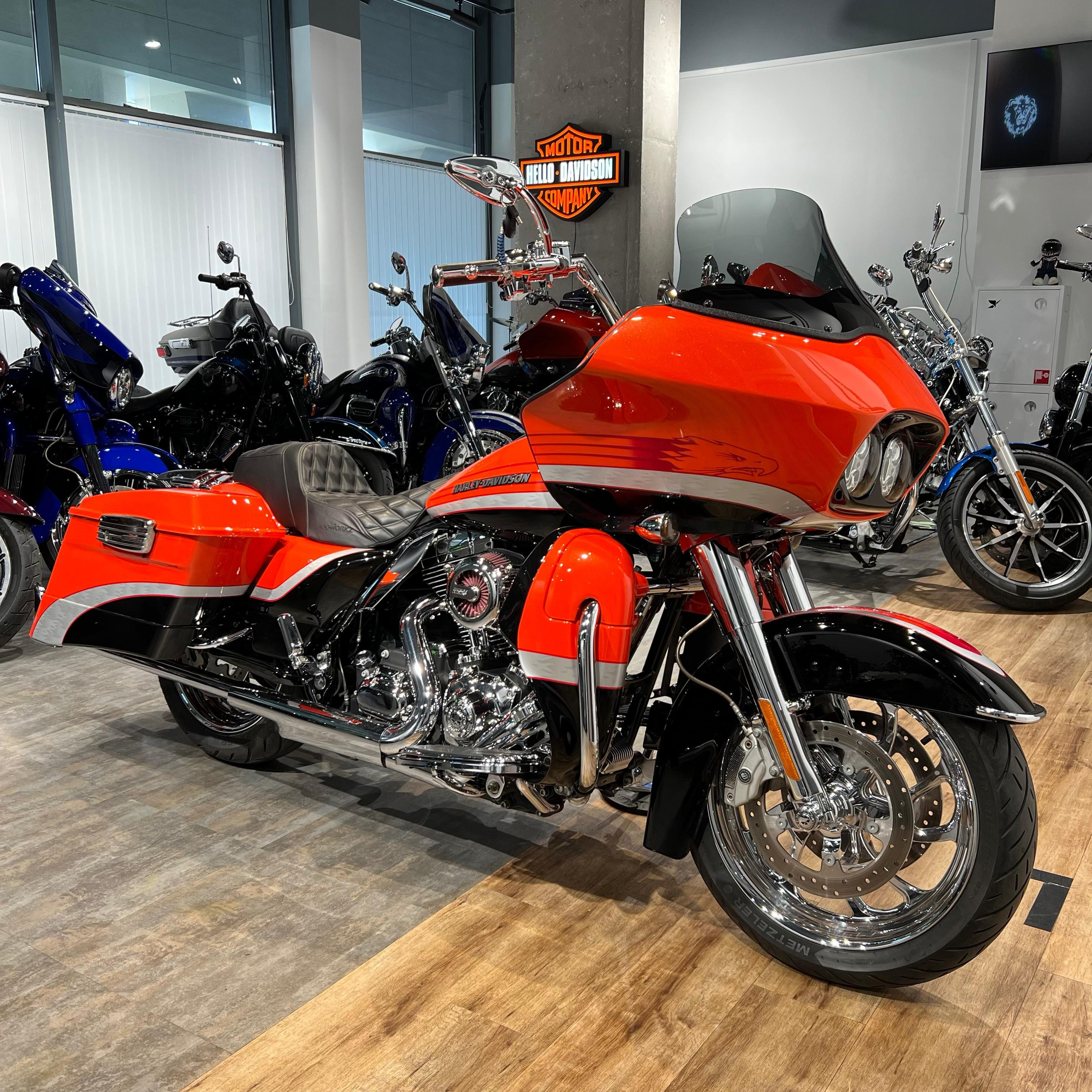 Harley Davidson CVO Road Glide (Electric Orange) (Touring) — купить мотоцикл. Hello Davidson, Москва. Только хорошие мотоциклы…