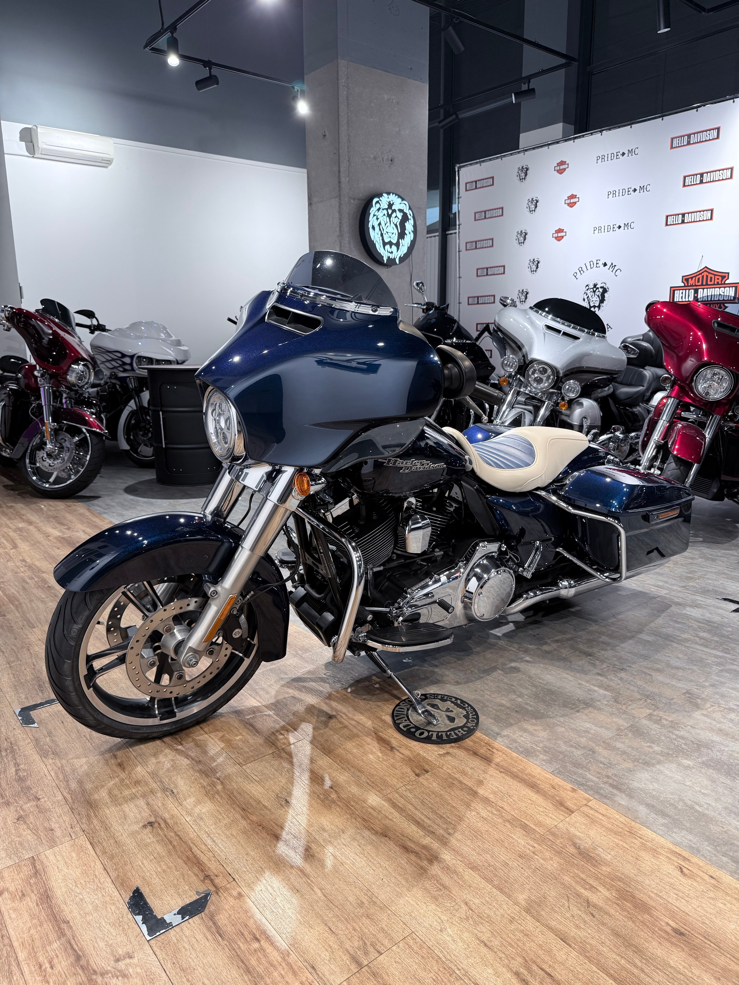 2014 Street Glide 103 ABS. Hello Davidson, Москва. Только хорошие мотоциклы…