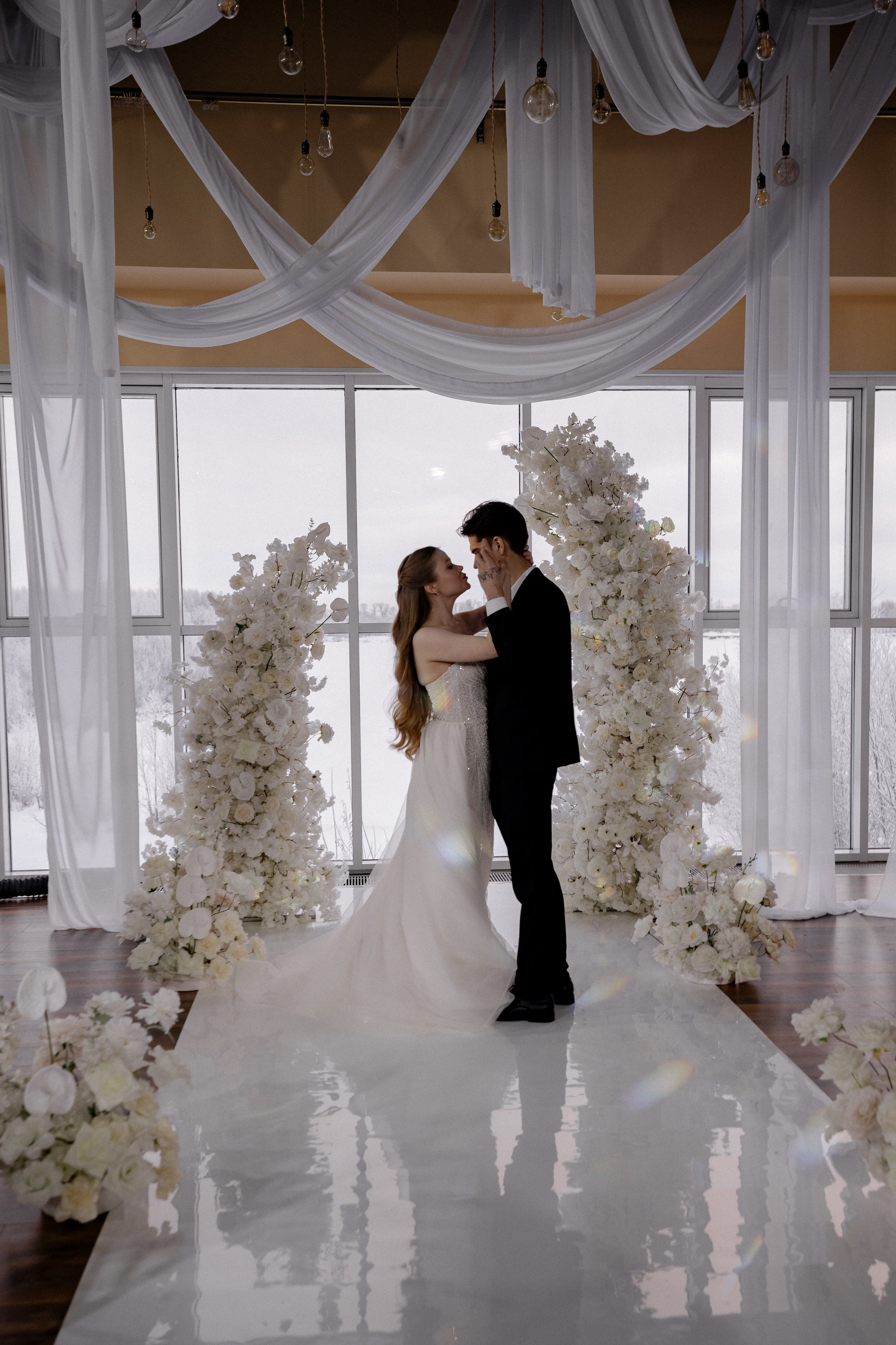 СВАДЕБНАЯ СЬЕМКА СБОРОВ В ОТЕЛЕ И ВЫЕЗД НА ЦЕРЕМОНИЮ (СНЯТО В СИБИРЕ В НИЖНЕВАРТОВСКЕ). Профессиональный фотограф, Санкт-Петербург — Виктория Богомолова