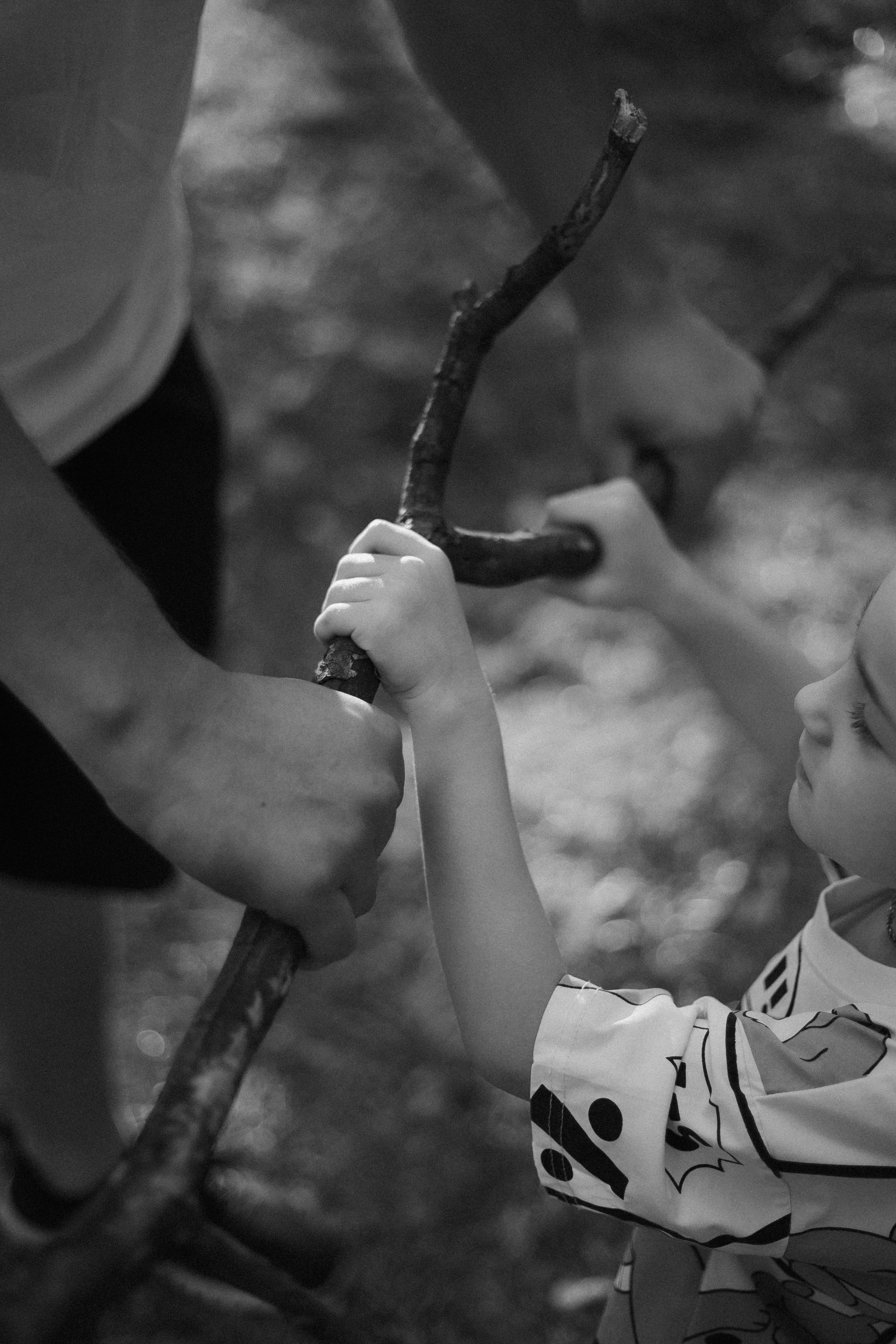 Папа учит сына кататься на велосипеде. Фотограф в Крыму | Виктория Нотевская
