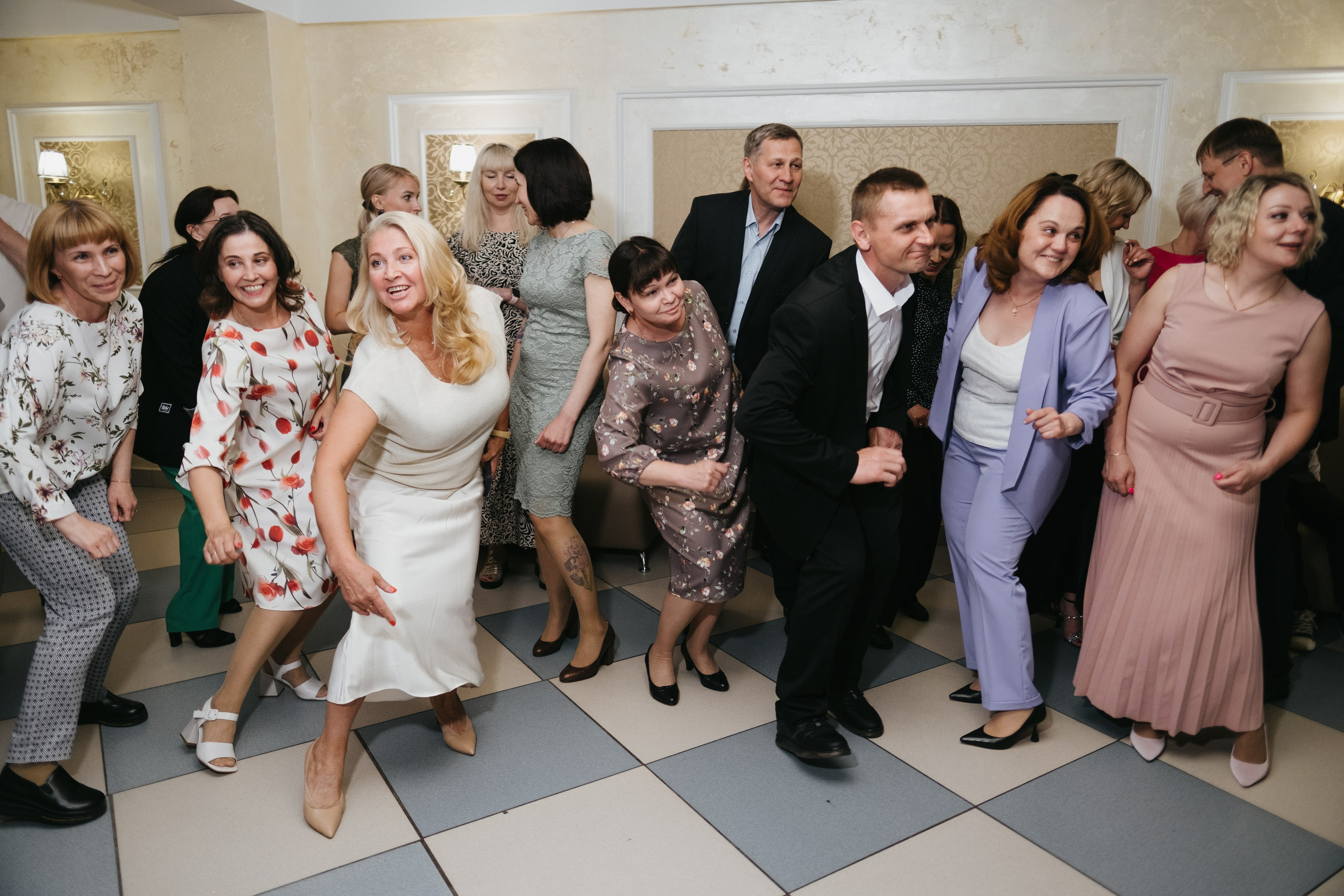 Выпускной 11 класс школы № 30. Свадебный и репортажной фотограф Денис Ожигин в Краснодаре и Краснодарском крае