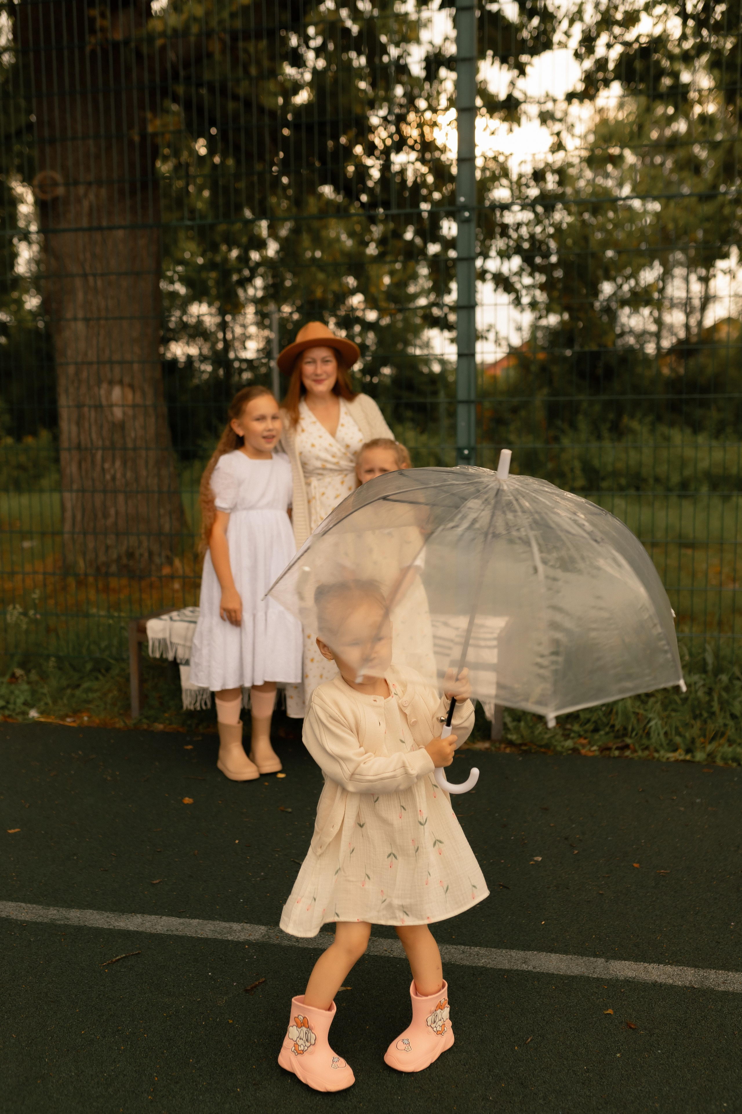 Мама Алина, Маша, Дина и Анечка. Фотограф Татьяна Семенова