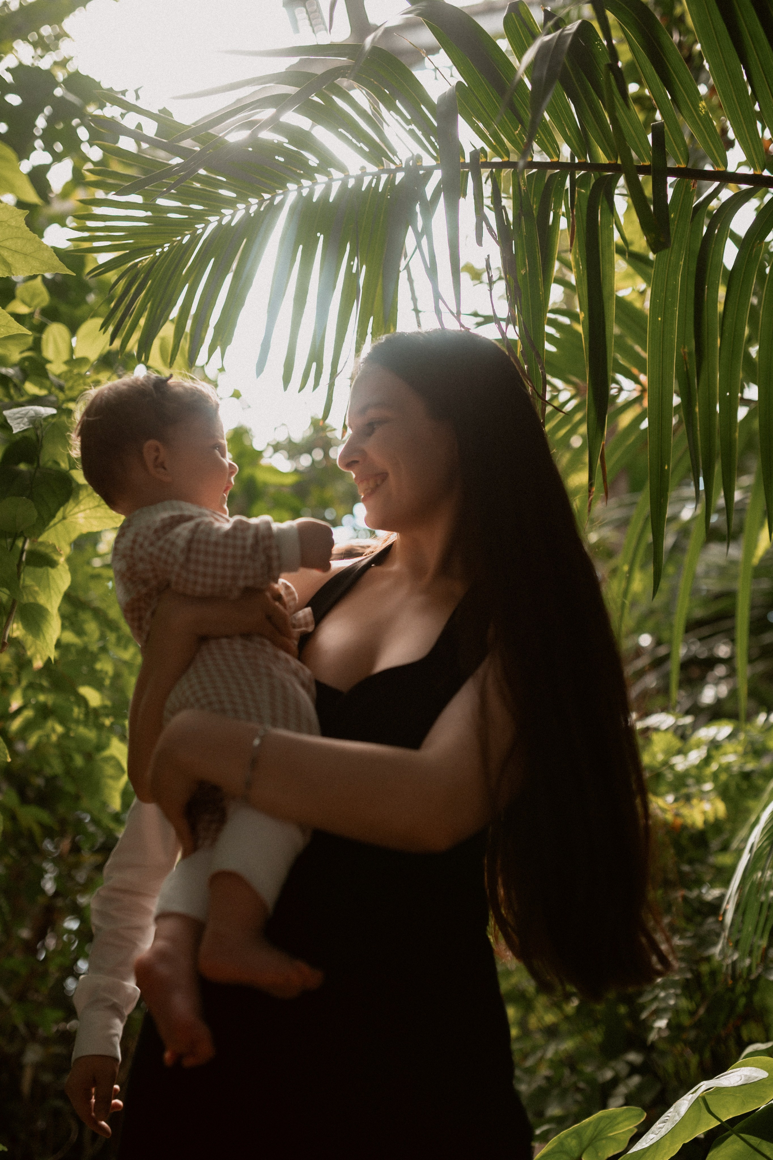 Илья, Ирина и Ева в Оранжерее. Семейный и свадебный lifestyle-фотограф в Москве Мария Петрова