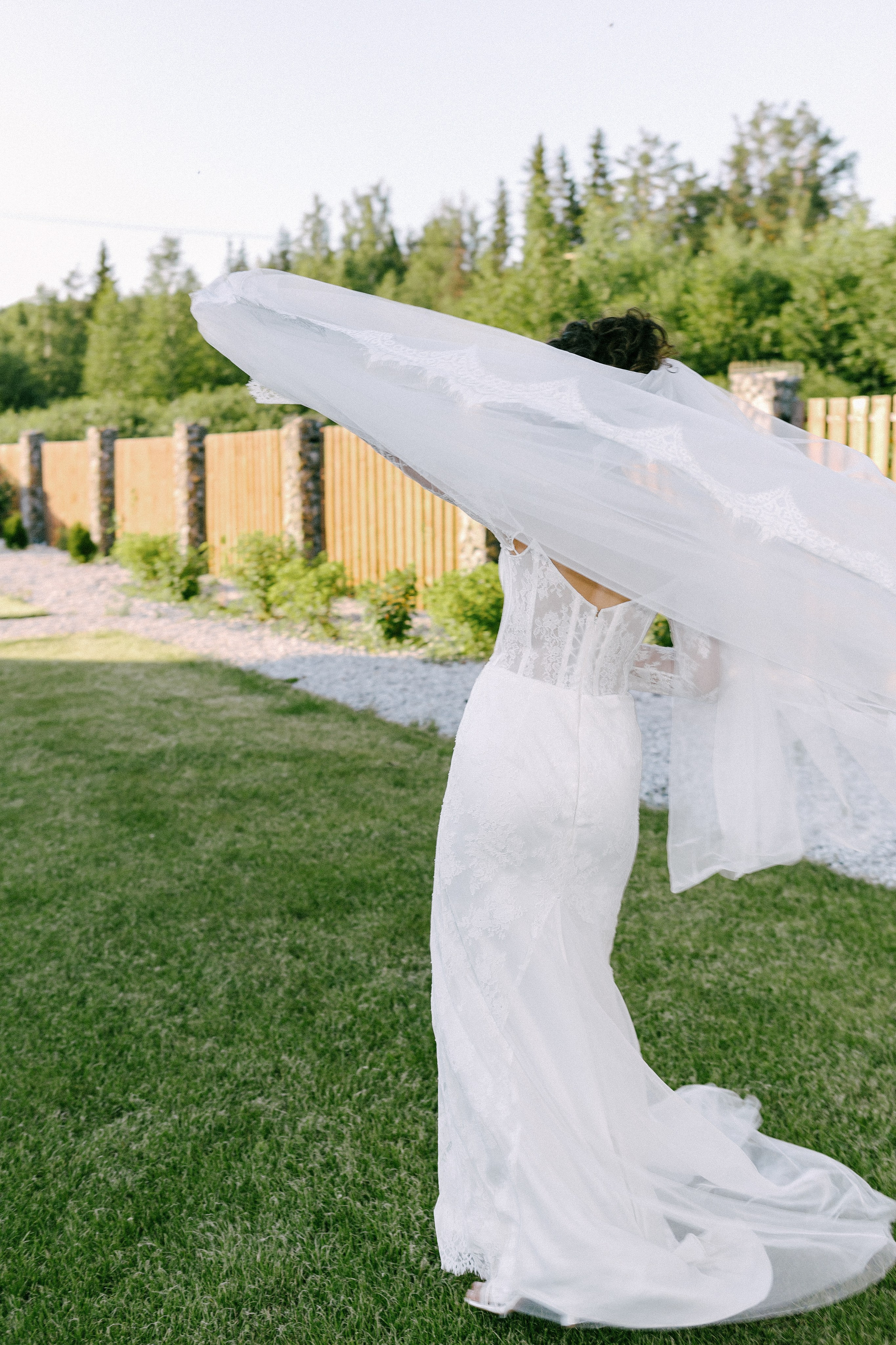 Плюс тридцать градусов на лужайке. Фотограф Андрей Куськало