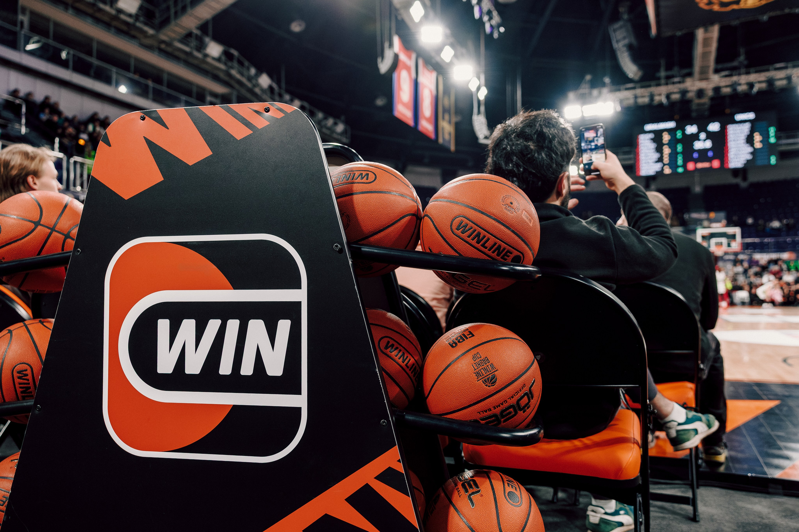 Winline Basket Cup — УРАЛМАШ — УНИКС. Лёшка Варзегов — фотограф