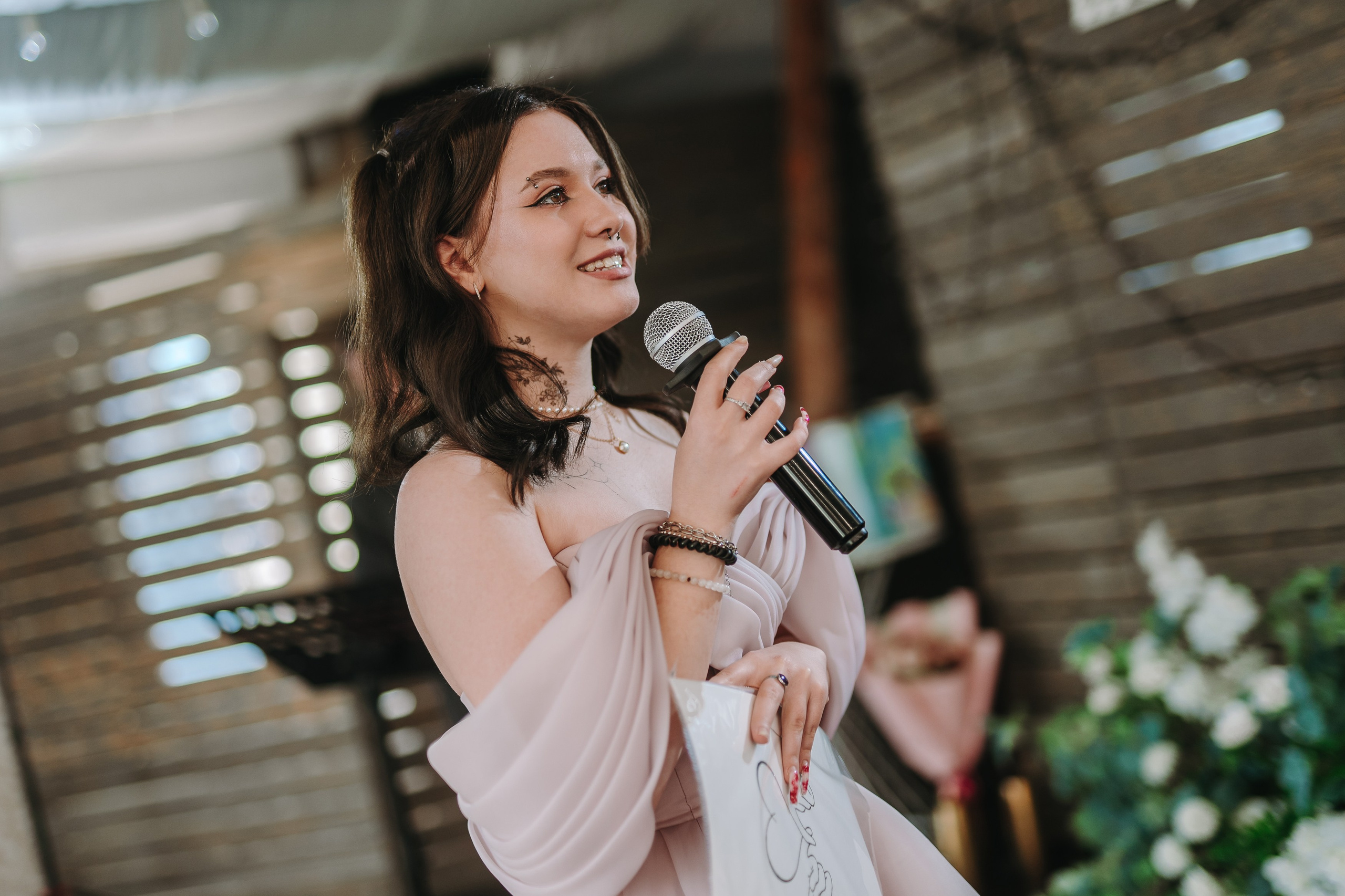 БАНКЕТНЫЙ ЗАЛ ТОРТУГА, ВЕДУЩИЙ АНДРЕЙ ОГНЕВ