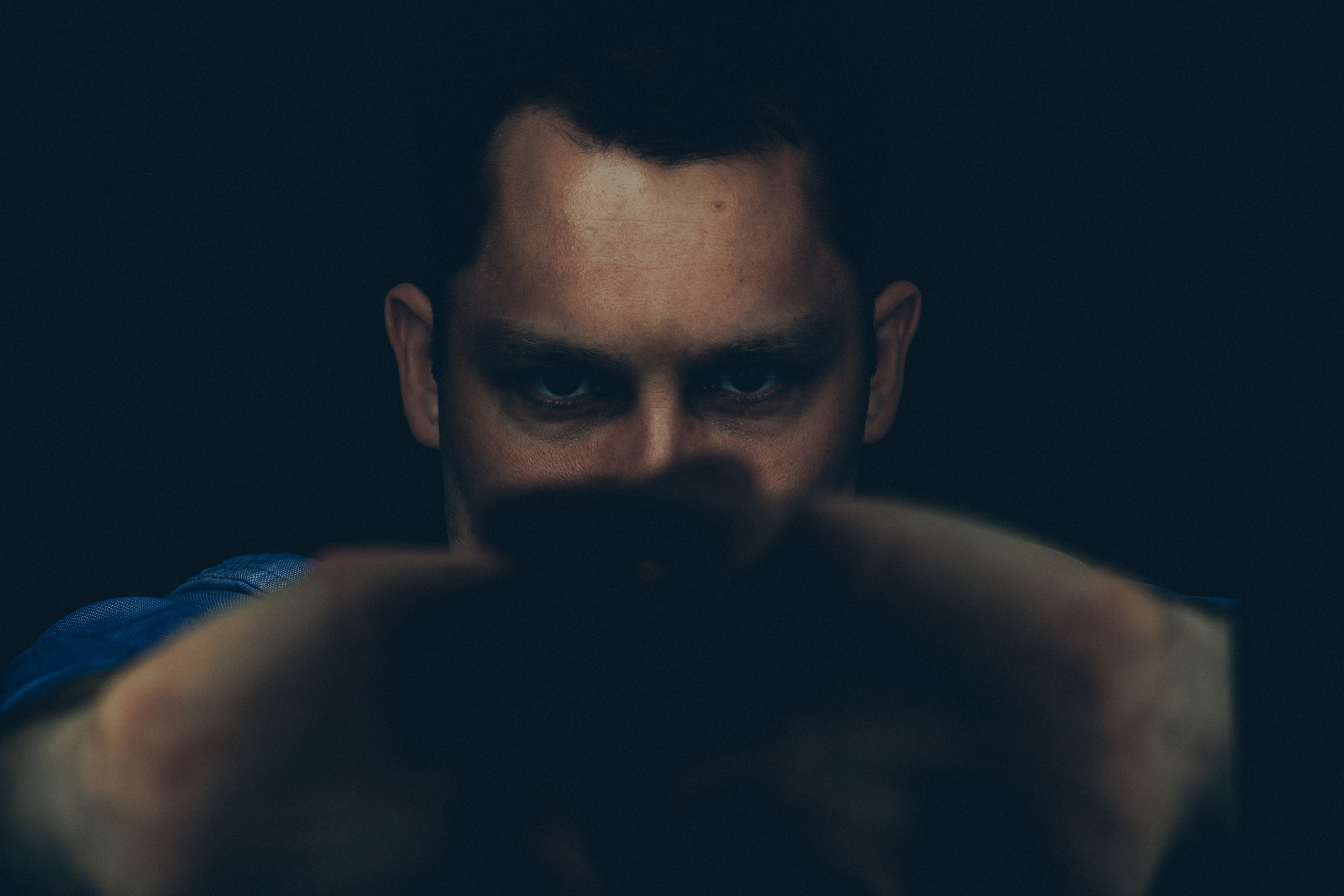 Мужская фотосессия в студии по теме фильма. Профессиональный фотограф в Санкт-Петербурге Александр Волосенцев