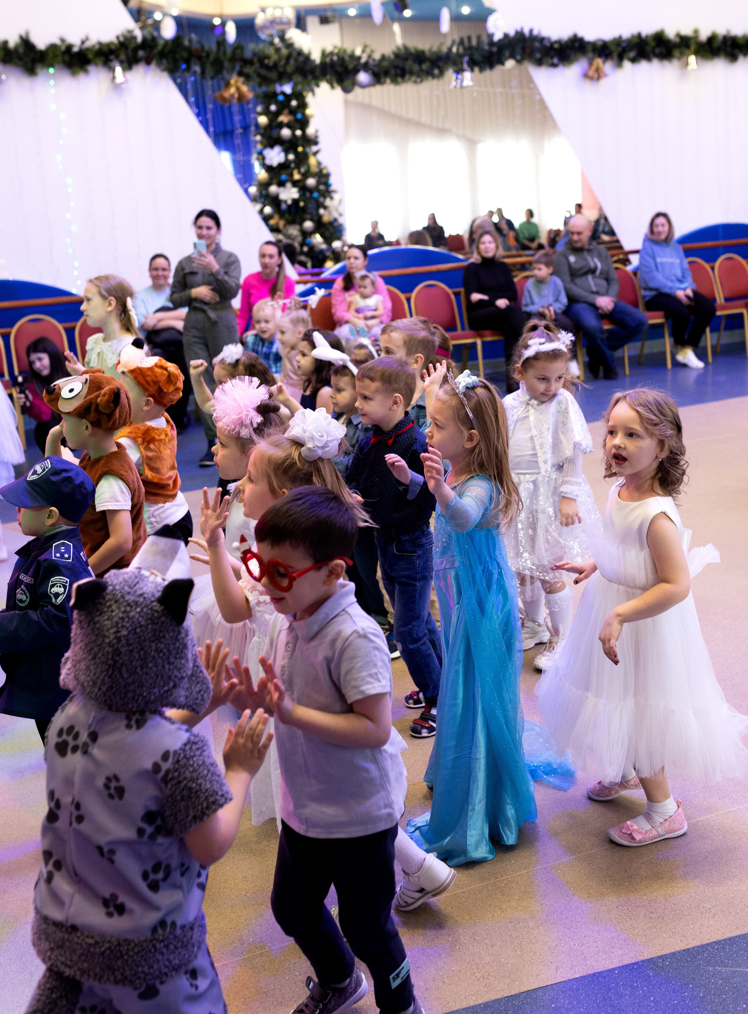 Утренник в ДОФ 04.01.25. Ольга Смирнова юрист, фотограф