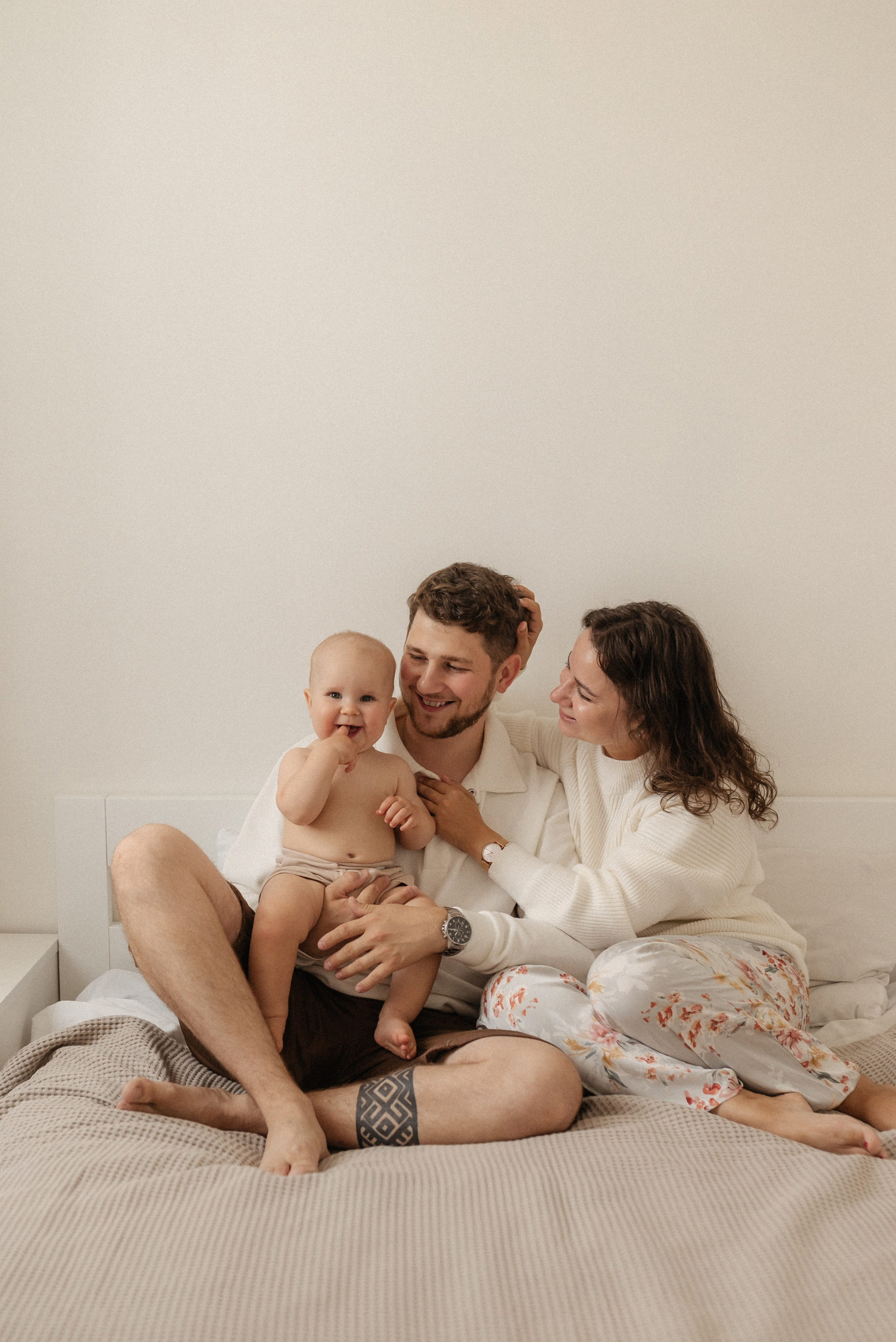 Семейная фотосессия дома с малышом. Семейный и портретный фотограф Нижний Новгород