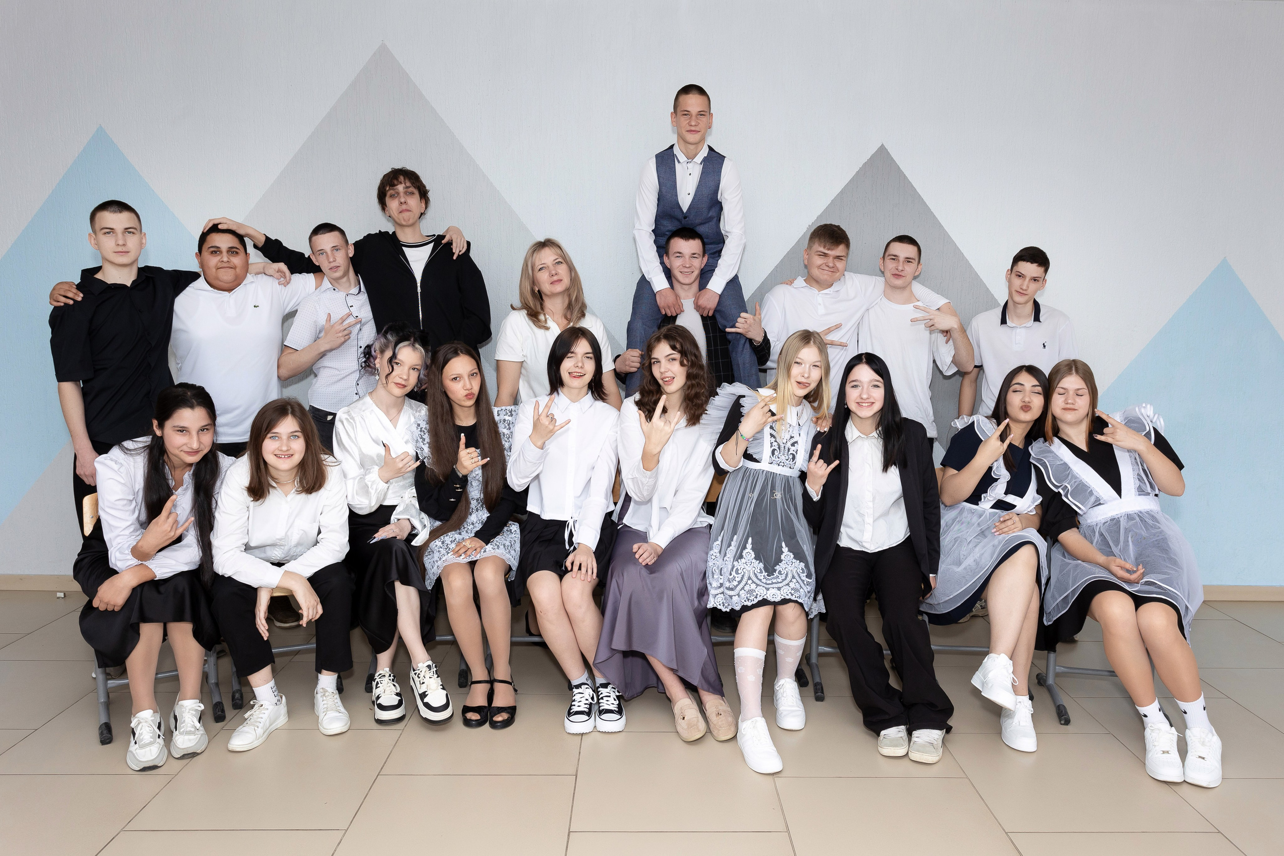 В школе. Выпускные альбомы Майкоп, Краснодар Елена Золотарева