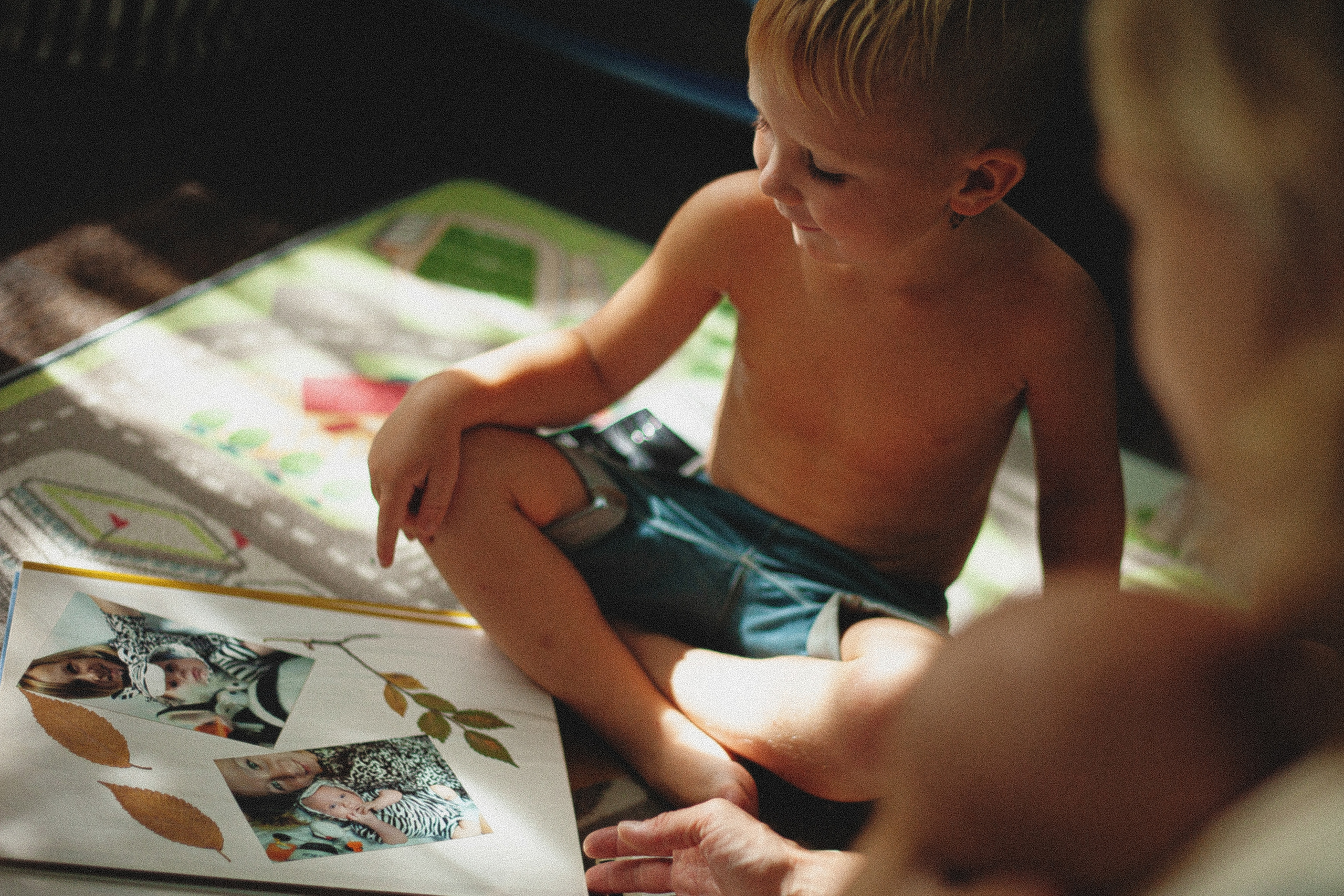 Ксения, Максим и Олеся. Главная