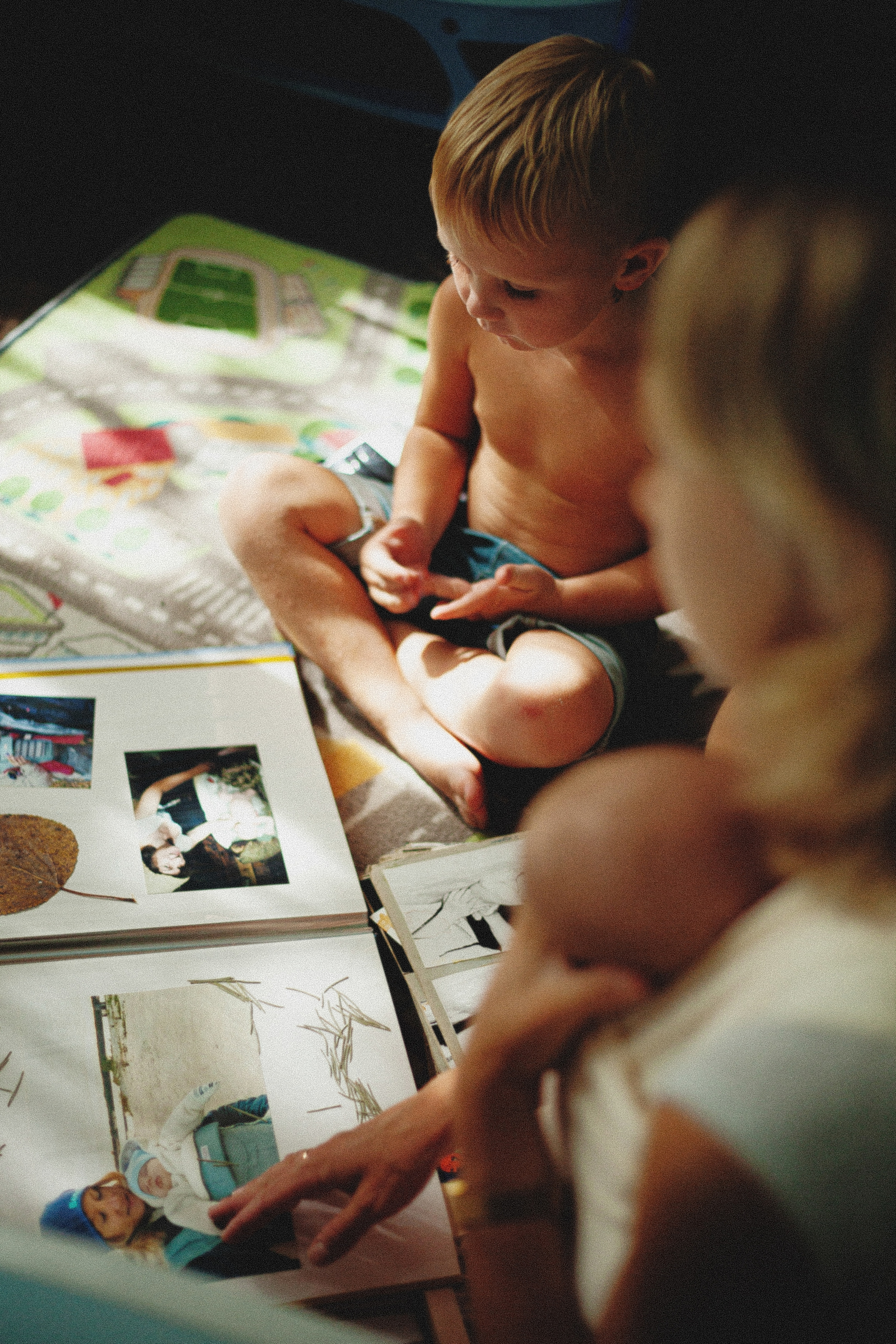 Ксения, Максим и Олеся. Главная