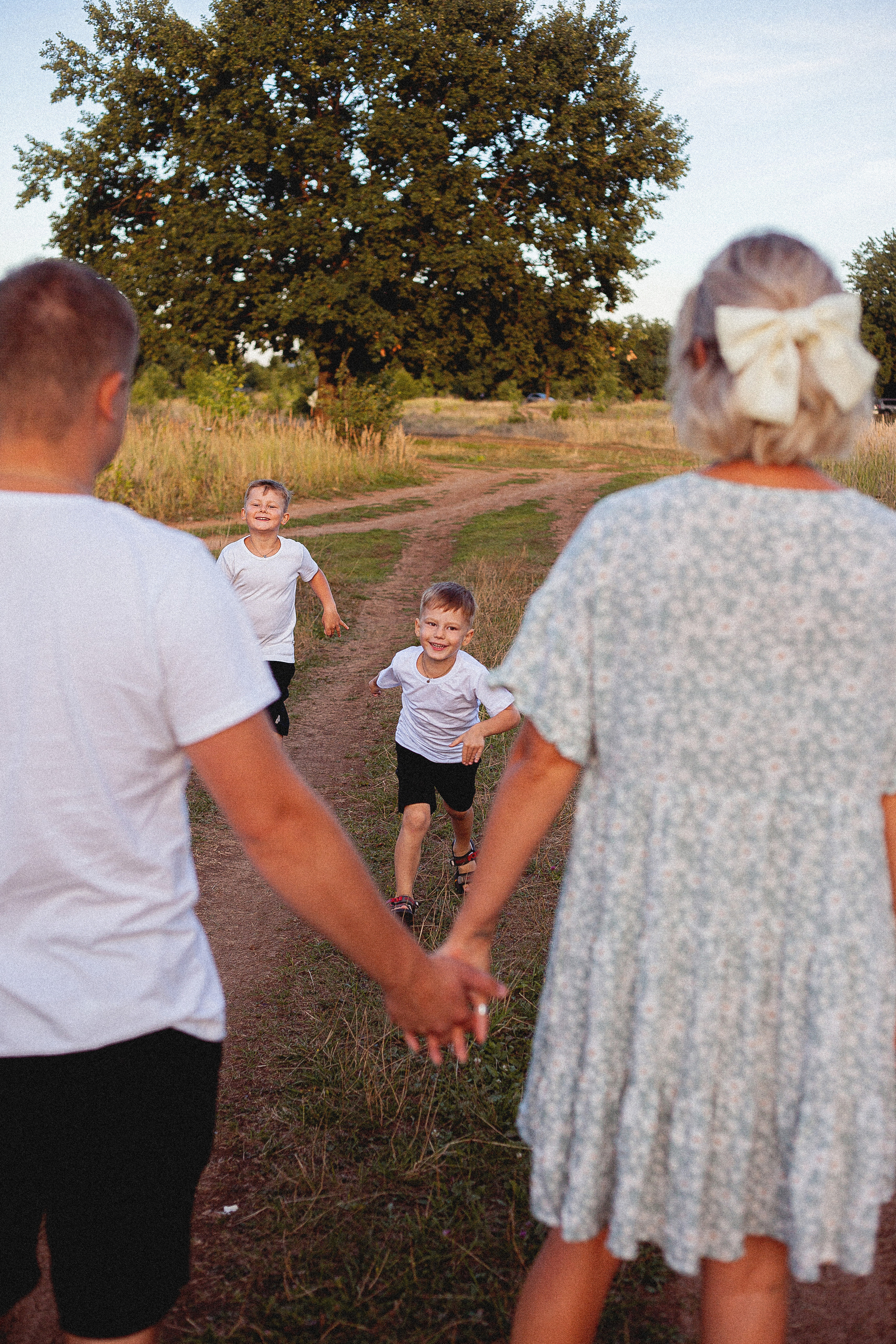 Семья Силяковых на природе, ДР мальчишек. Главная