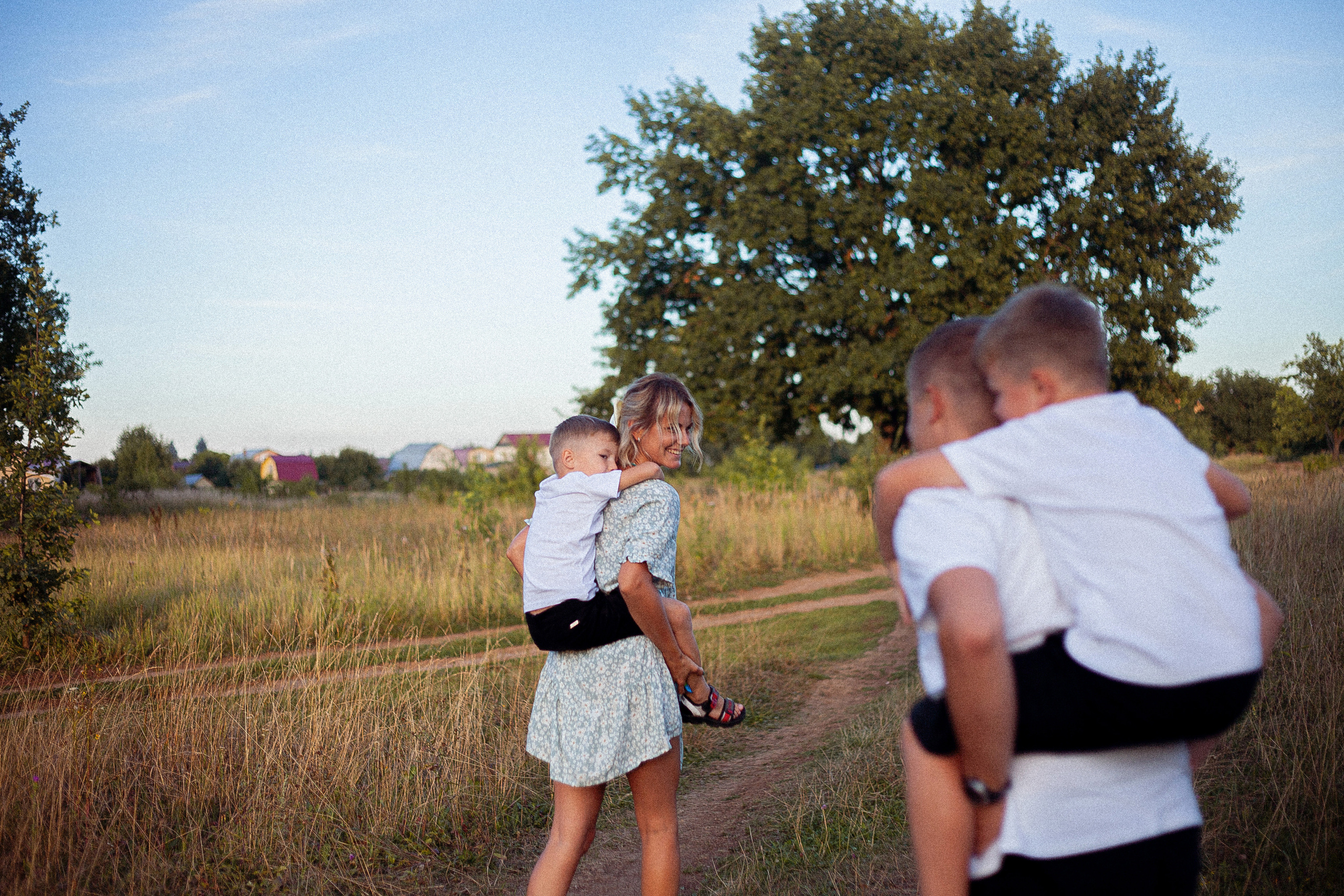 Семья Силяковых на природе, ДР мальчишек. Главная