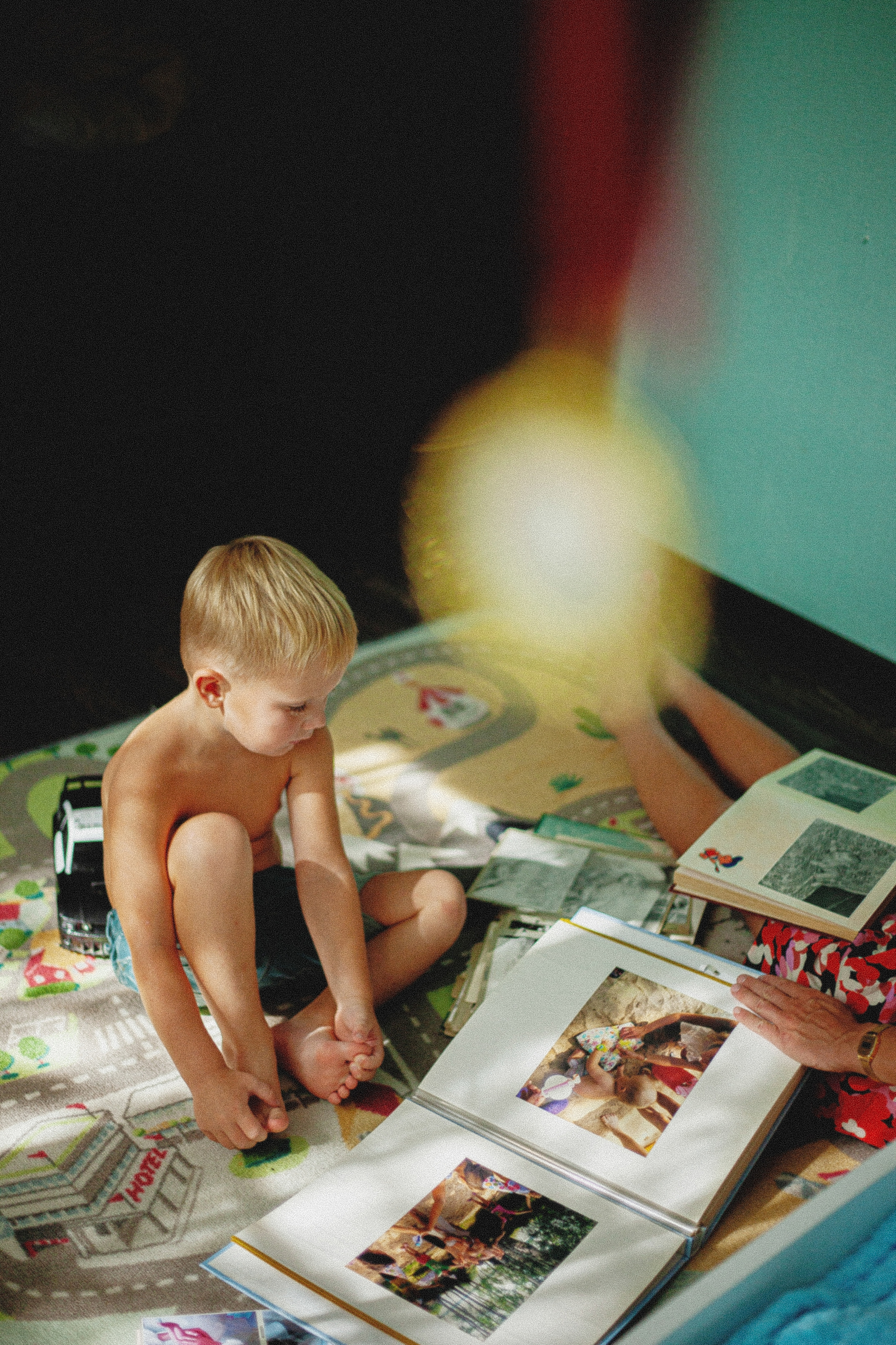 Ксения, Максим и Олеся. Главная