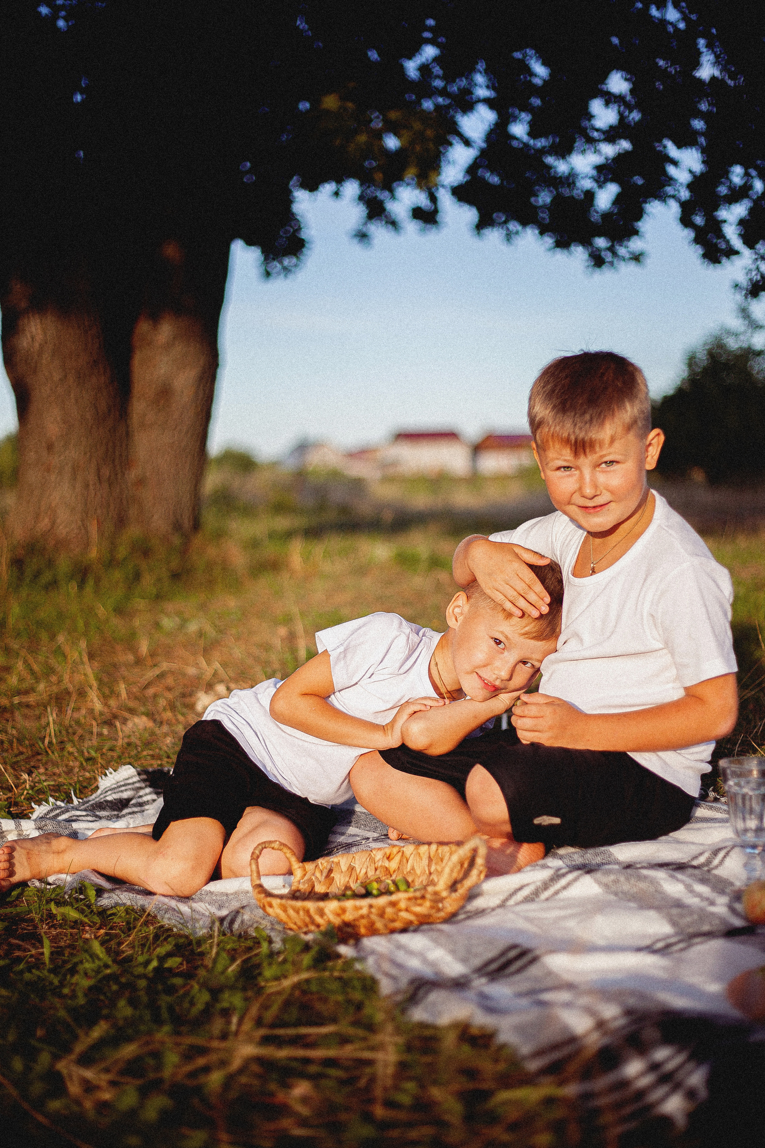 Семья Силяковых на природе, ДР мальчишек. Главная