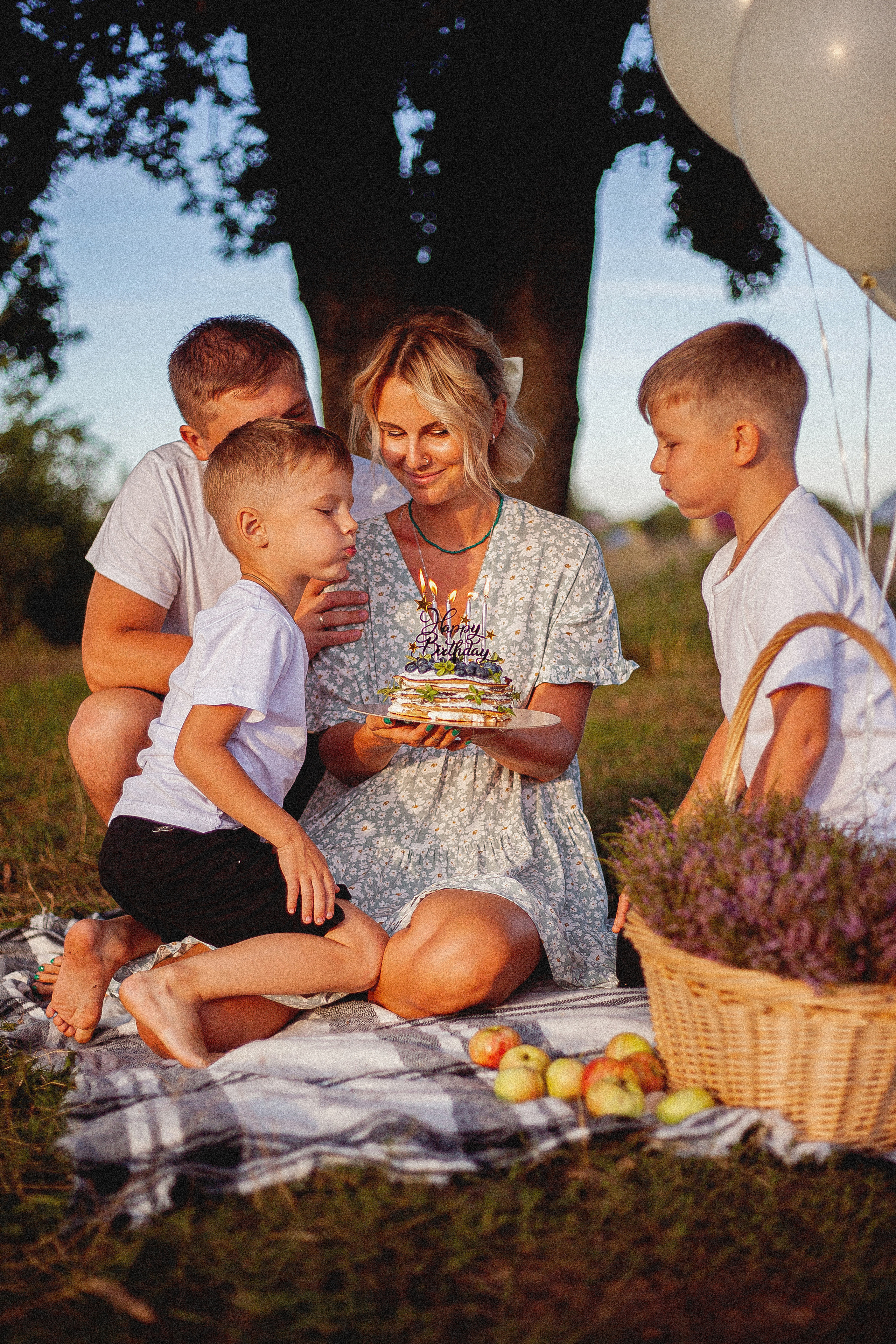 Семья Силяковых на природе, ДР мальчишек. Главная
