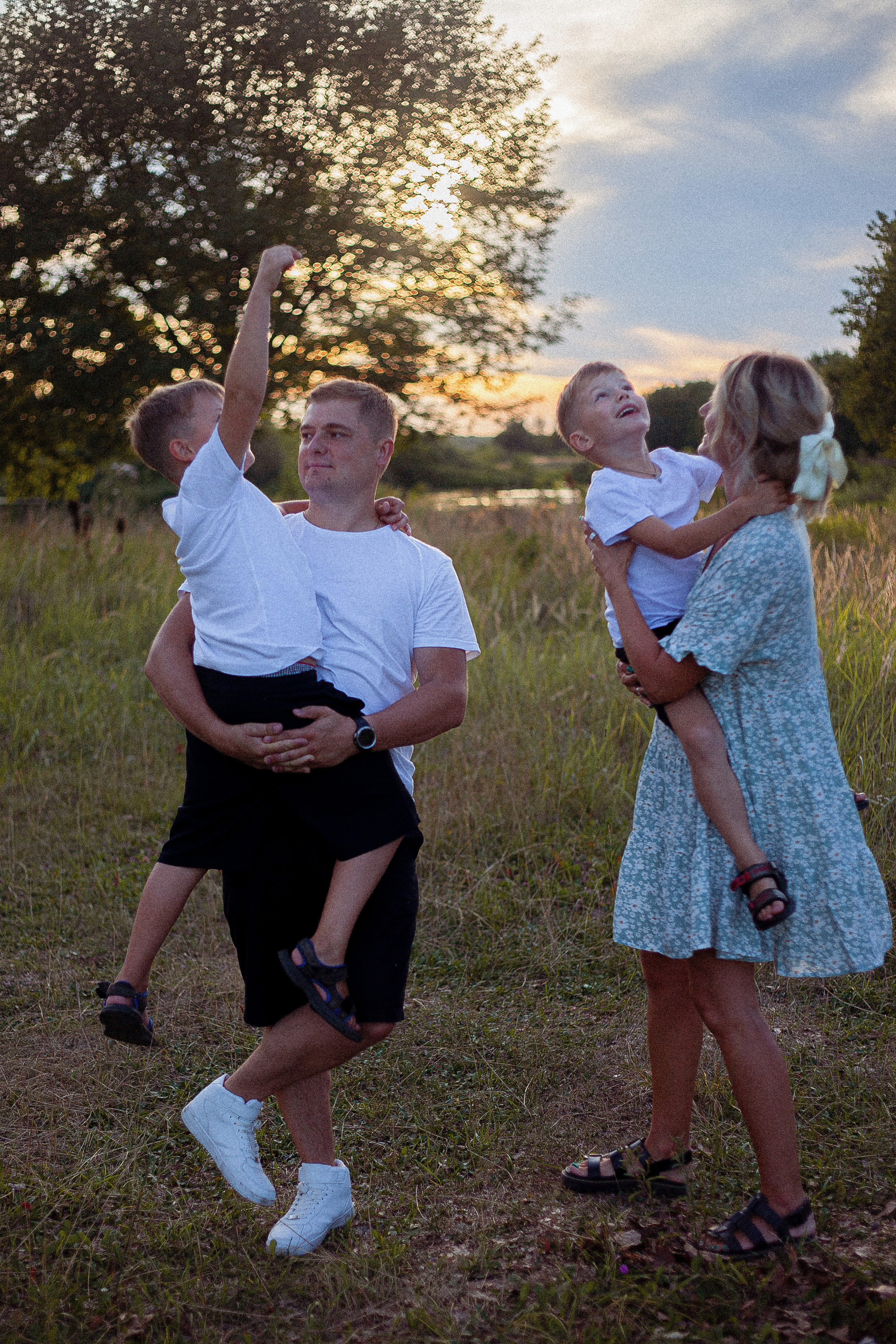 Семья Силяковых на природе, ДР мальчишек. Главная