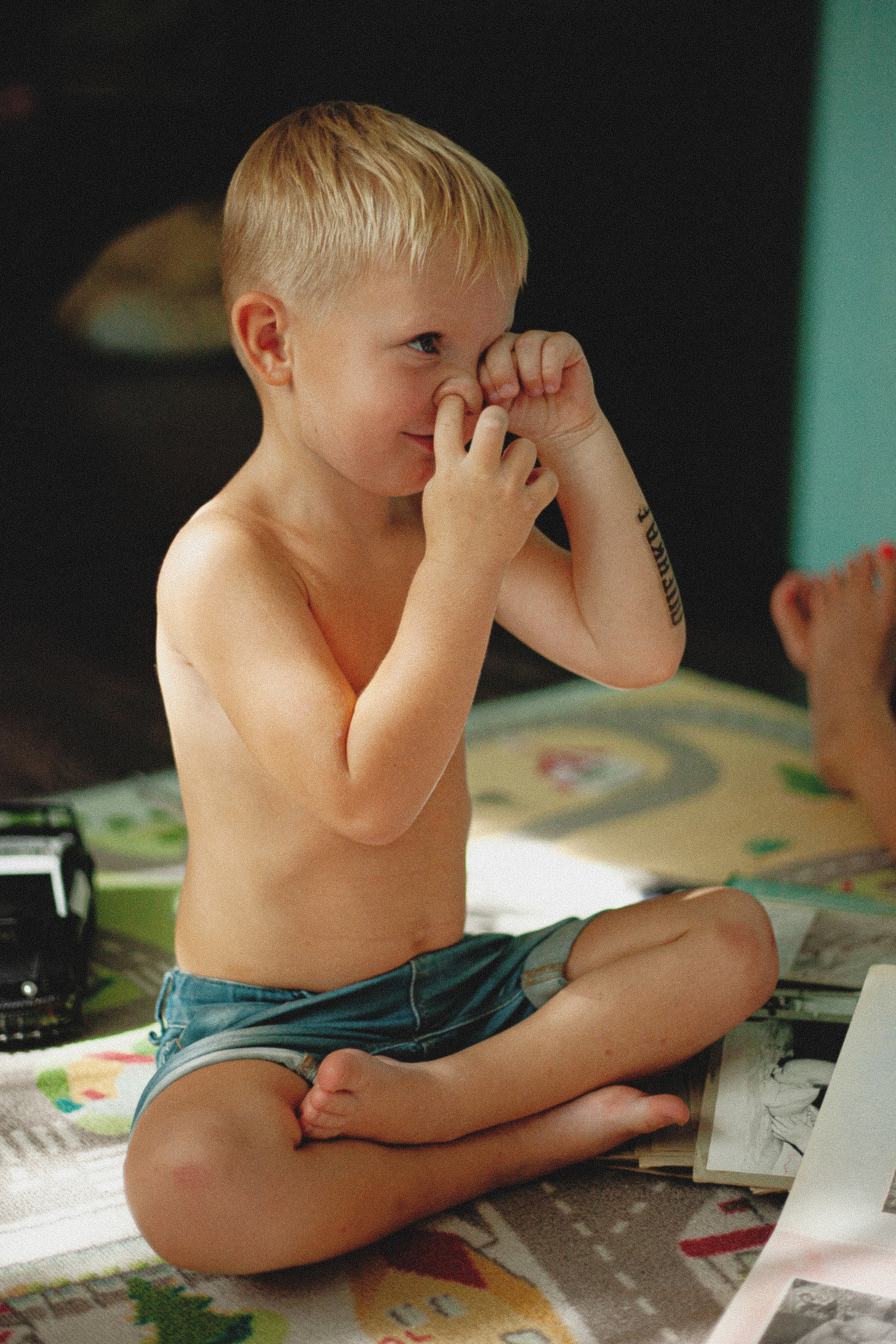 Ксения, Максим и Олеся. Главная