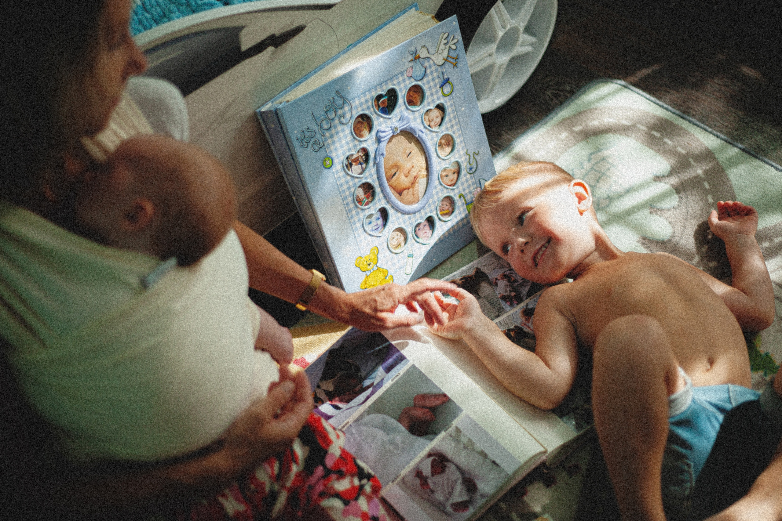 Ксения, Максим и Олеся. Главная