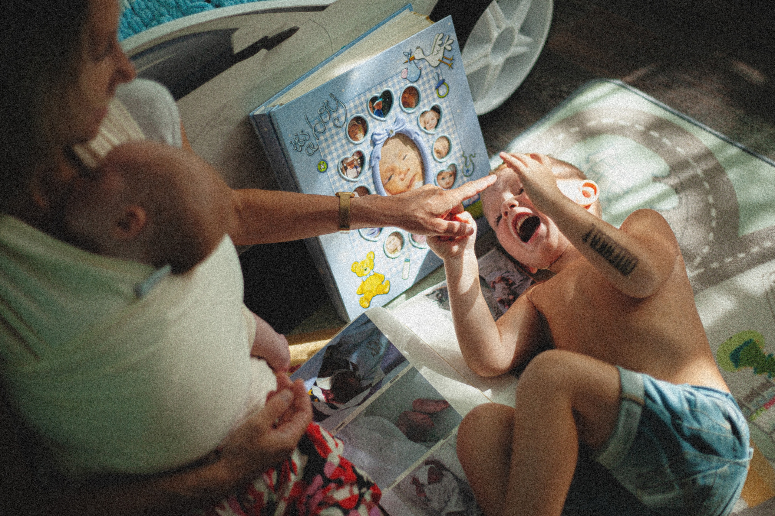 Ксения, Максим и Олеся. Главная