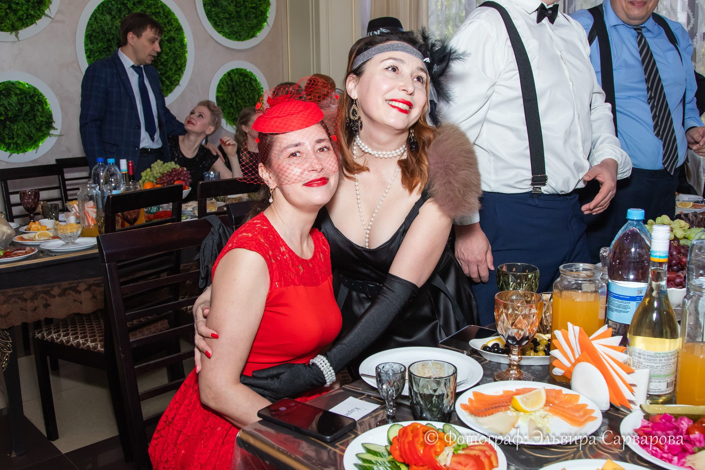 Гангстерская вечеринка в стиле 1920-х. Репортажный Фотограф