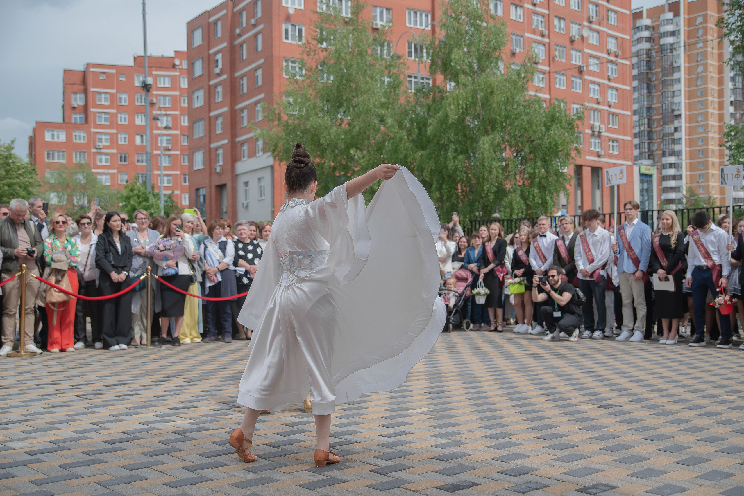 Последний звонок. Стильный портретный и семейный фотограф в Москве Ника Артуньянц