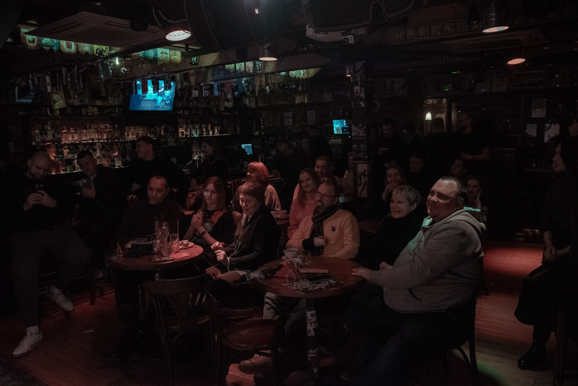 Литгост чтение стихов. Стильный портретный и семейный фотограф в Москве Ника Артуньянц