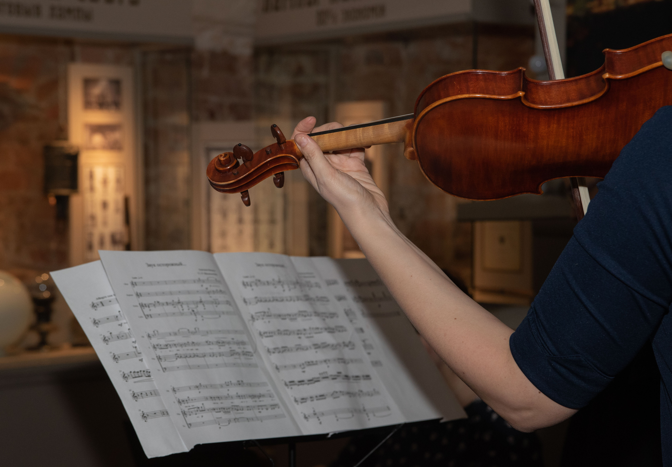 Музей «Огни Москвы» (съемка в темноте). Стильный портретный и семейный фотограф в Москве Ника Артуньянц