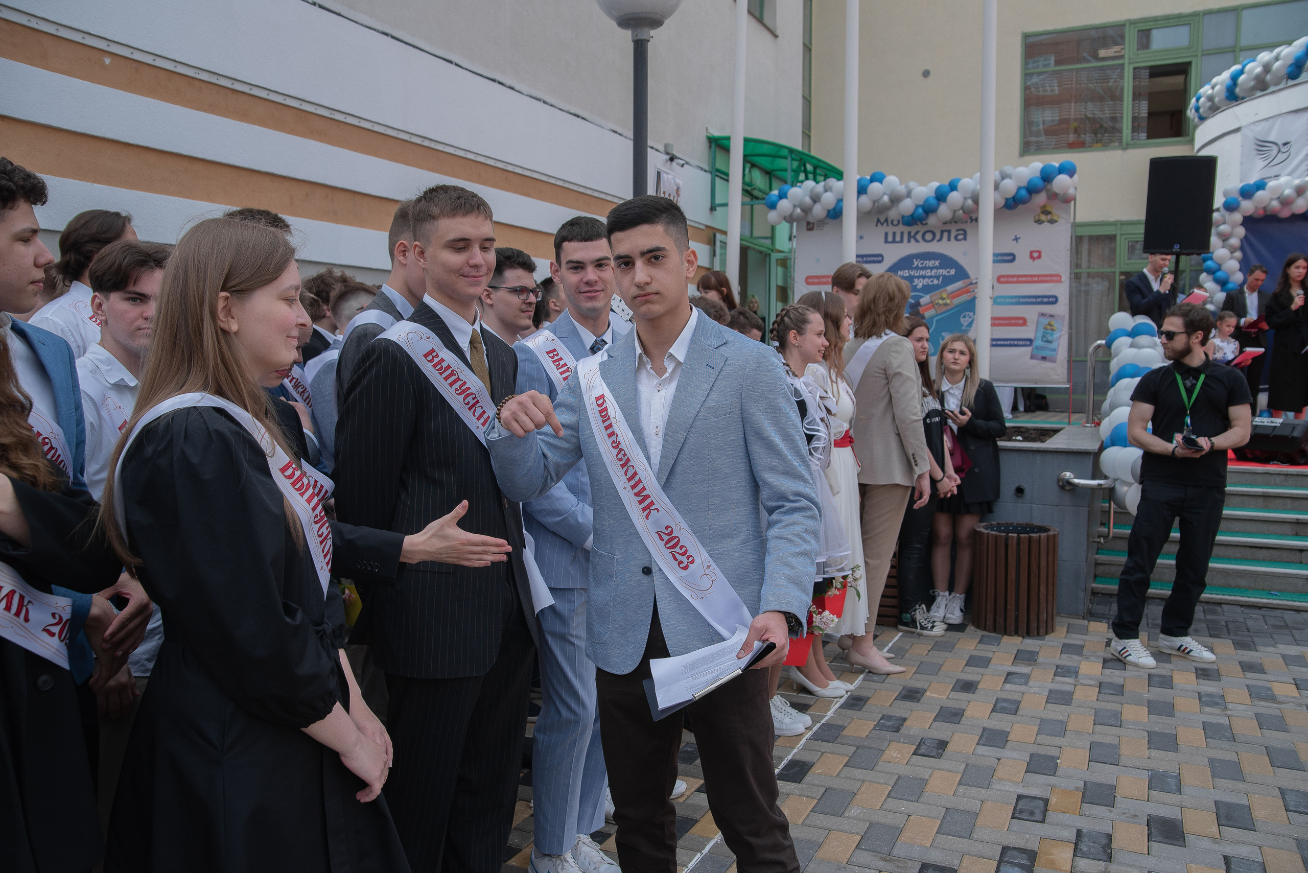 Последний звонок. Стильный портретный и семейный фотограф в Москве Ника Артуньянц