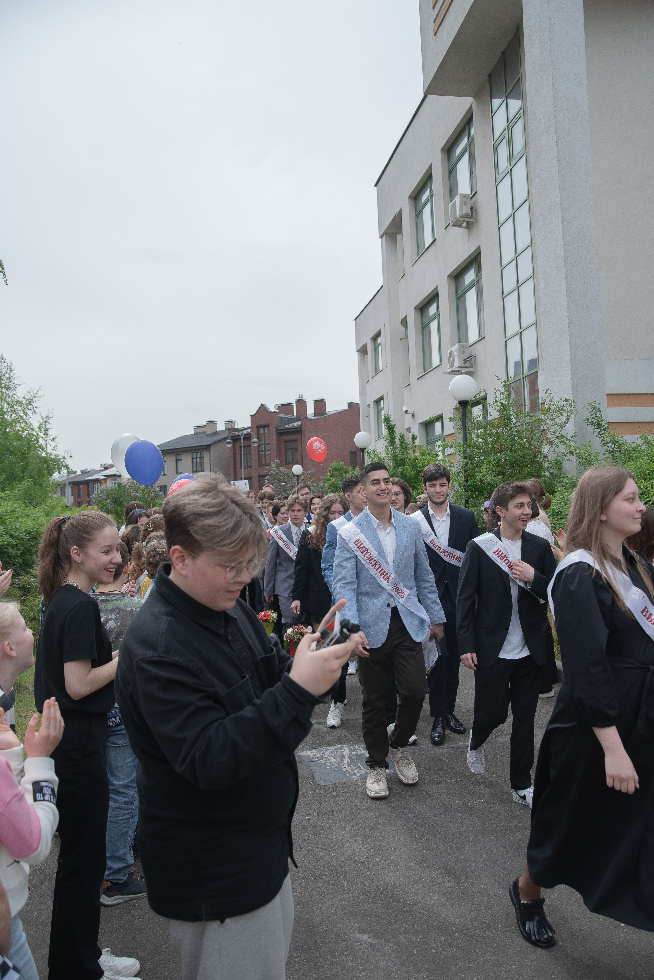 Последний звонок. Стильный портретный и семейный фотограф в Москве Ника Артуньянц
