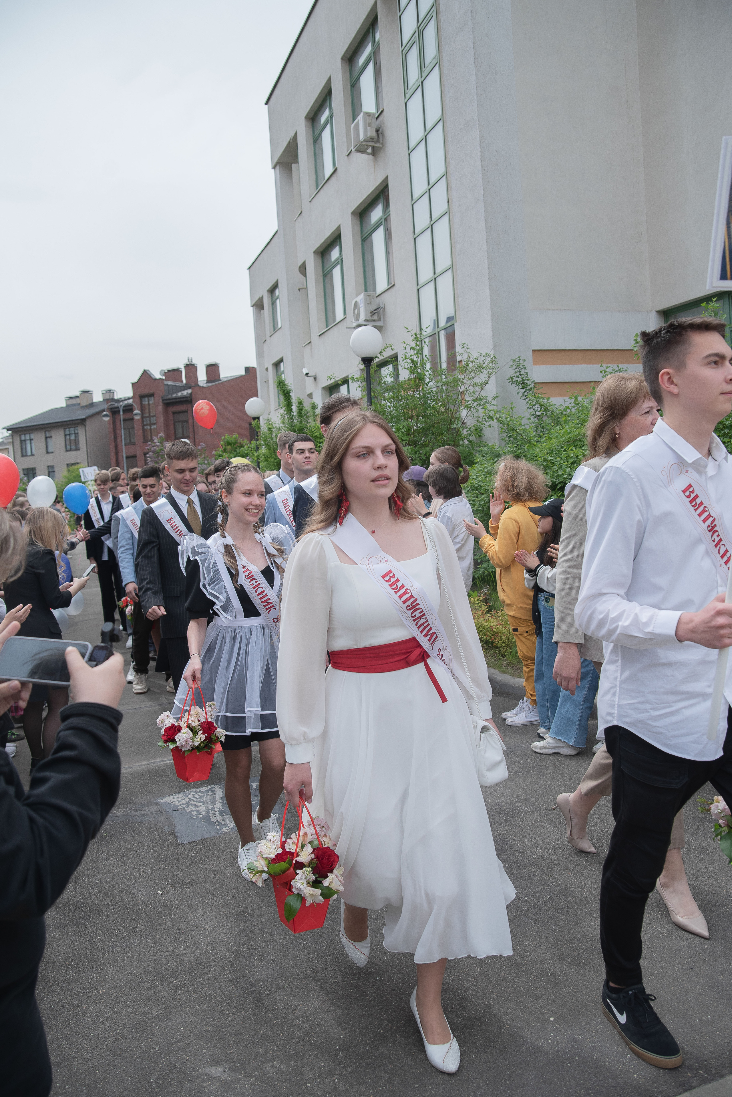 Последний звонок. Стильный портретный и семейный фотограф в Москве Ника Артуньянц