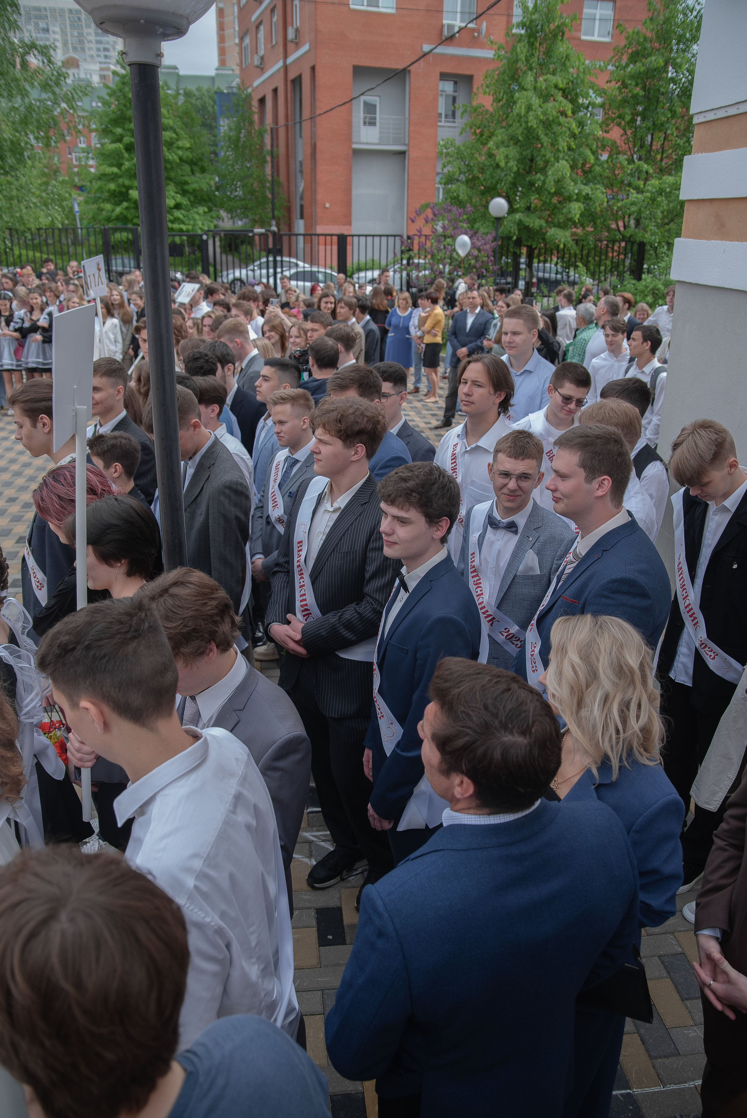 Последний звонок. Стильный портретный и семейный фотограф в Москве Ника Артуньянц