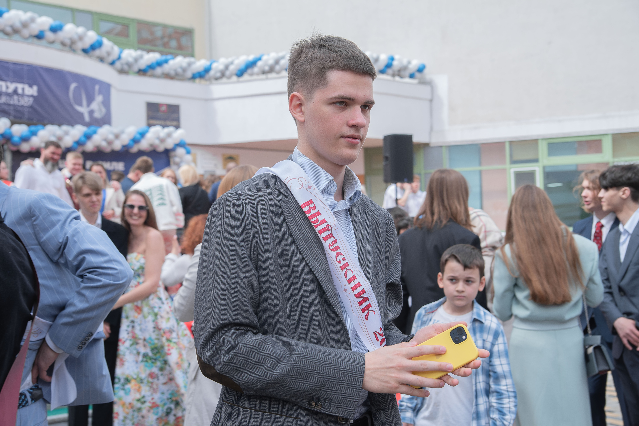 Последний звонок. Стильный портретный и семейный фотограф в Москве Ника Артуньянц
