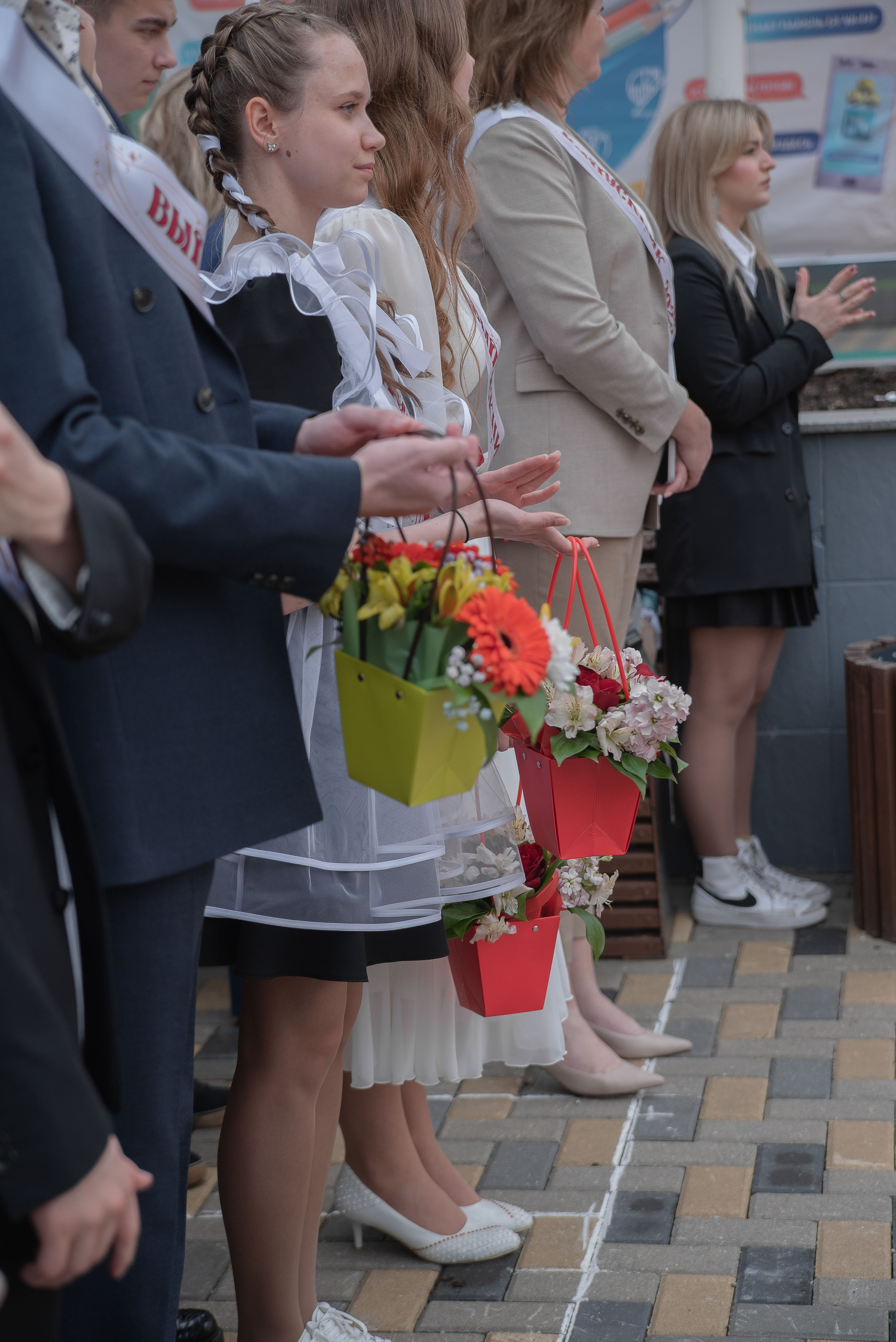 Последний звонок. Стильный портретный и семейный фотограф в Москве Ника Артуньянц