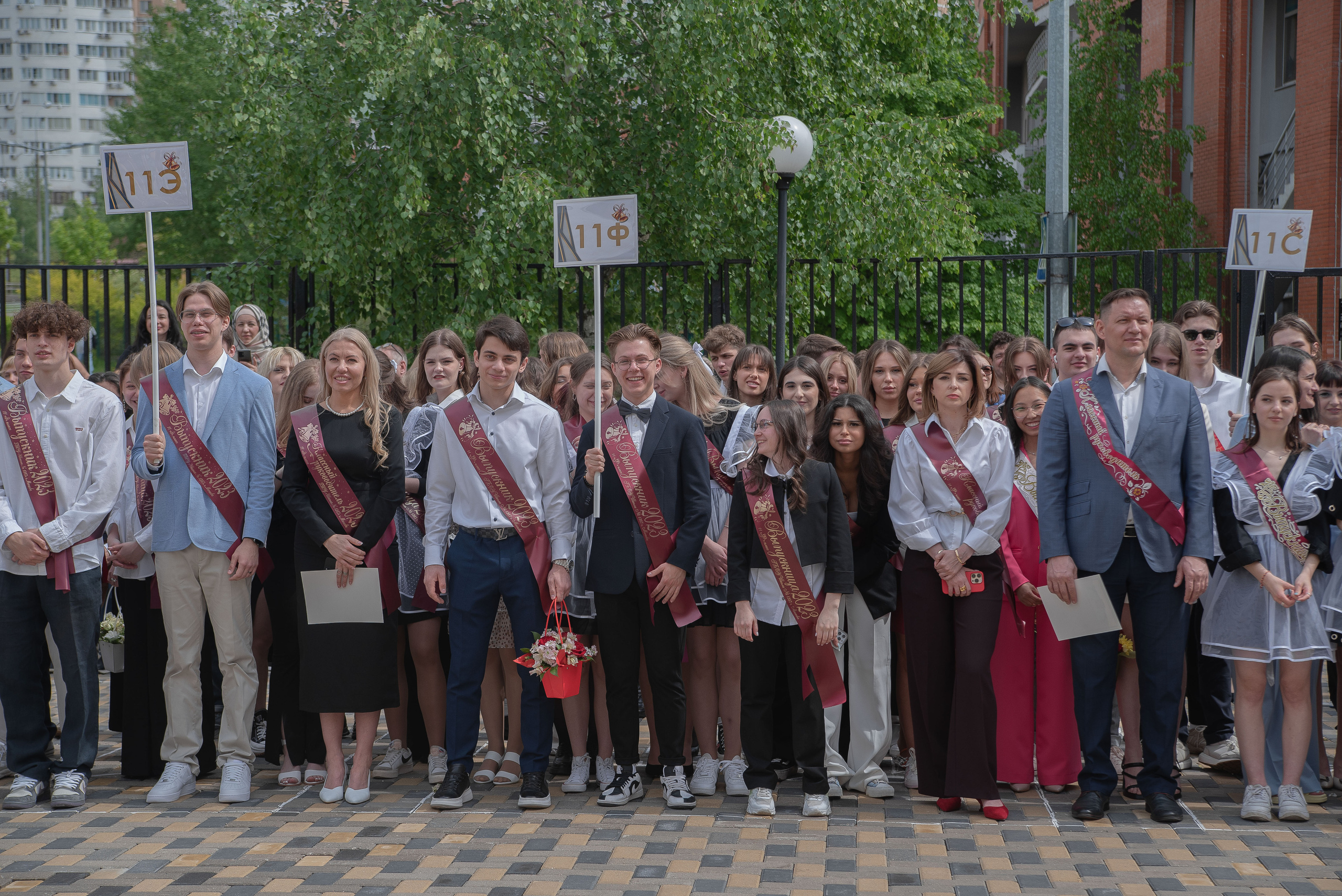Последний звонок. Стильный портретный и семейный фотограф в Москве Ника Артуньянц