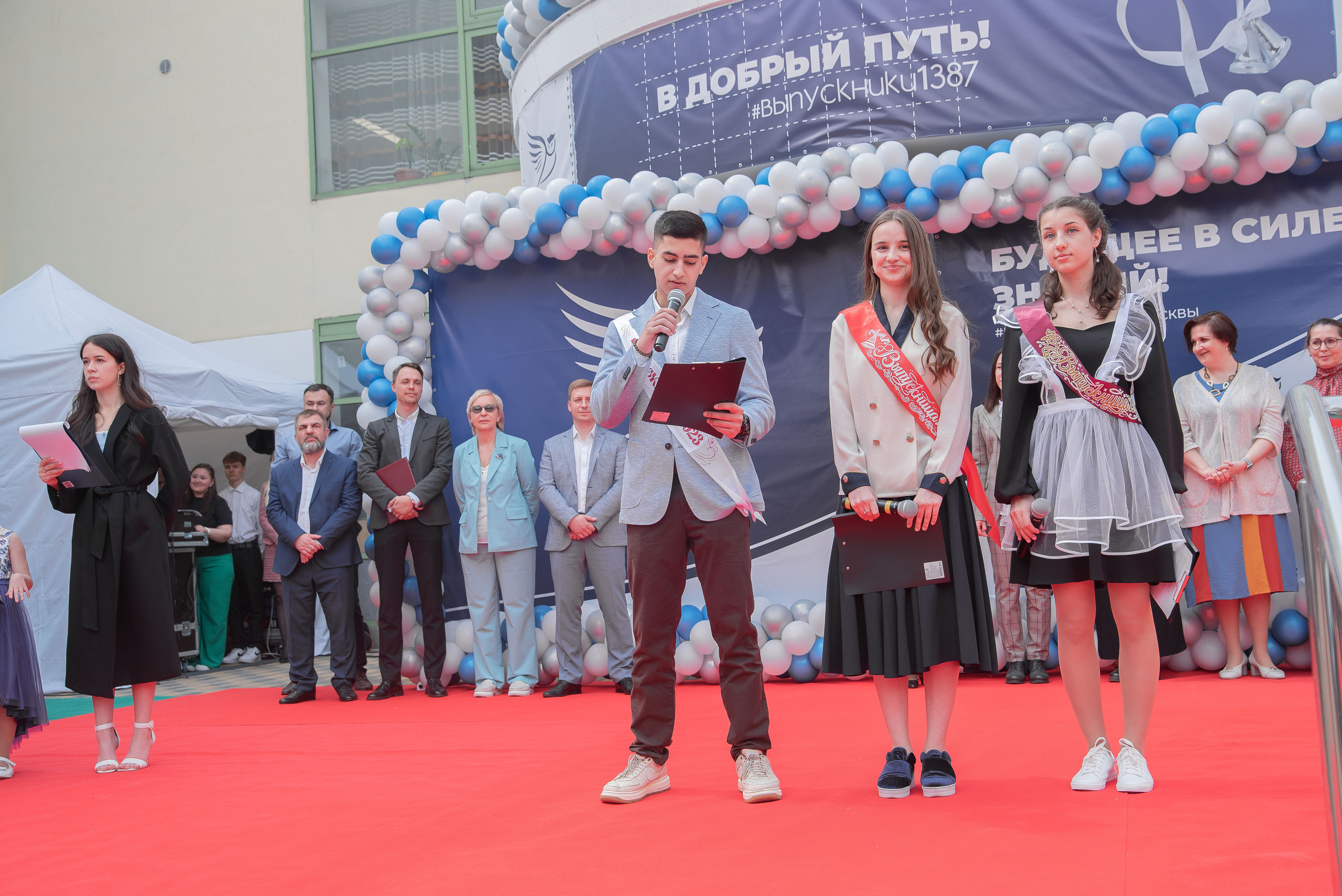 Последний звонок. Стильный портретный и семейный фотограф в Москве Ника Артуньянц